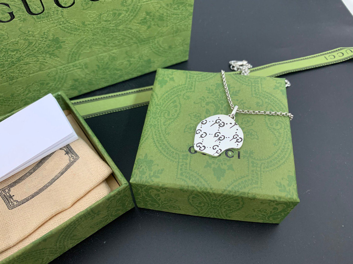 GG SKULL RED ENAMEL NECKLACE