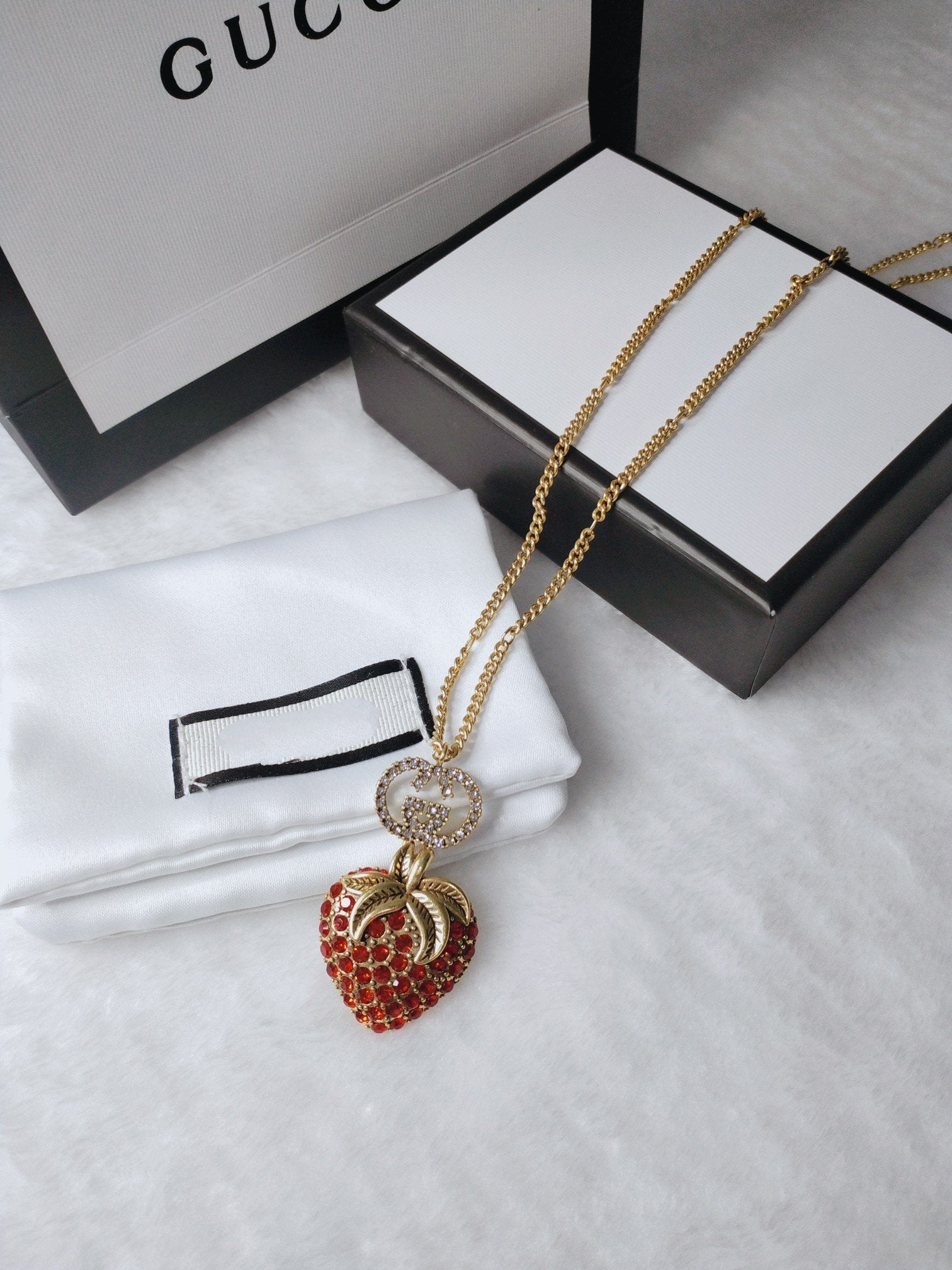 GG RED DIAMOND STRAWBERRY NECKLACE