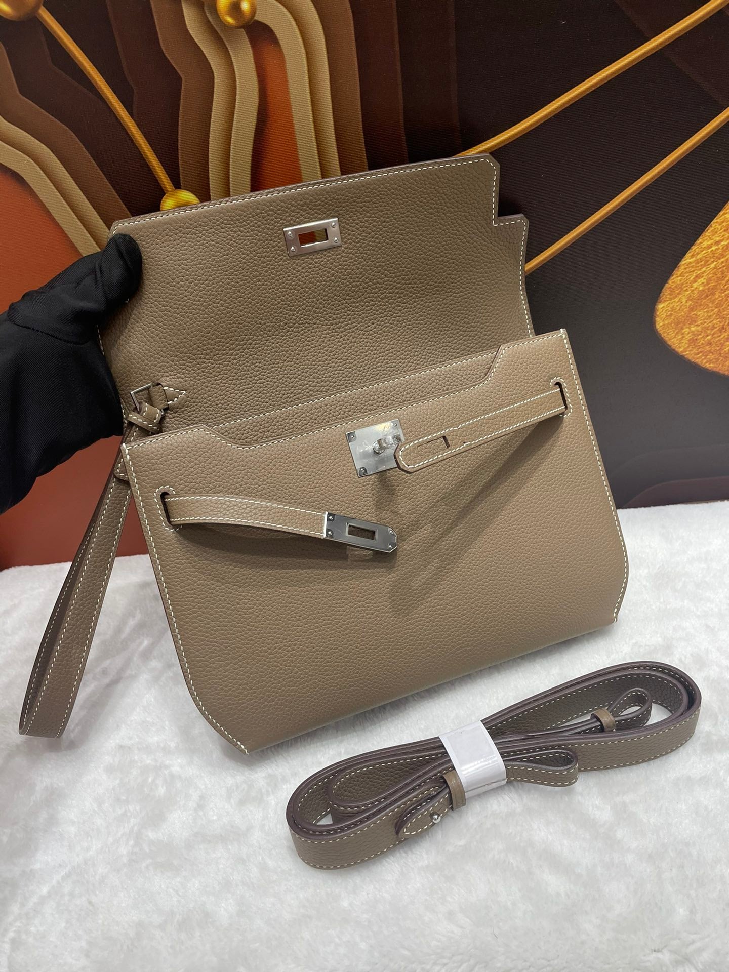 HM Kelly Depeches 25 cm Beige Calfskin