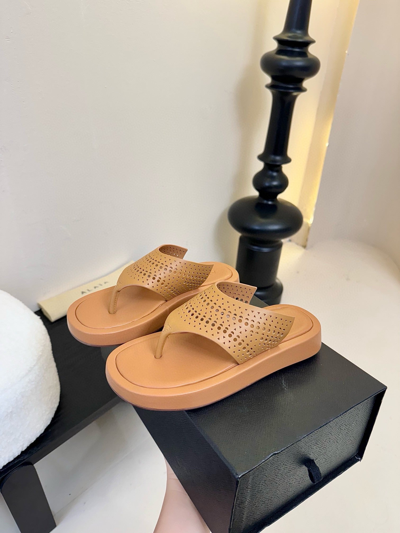 AlaÃ¯a Mid-Heel Plastron Platform Sandals Buffed Nappa Leather