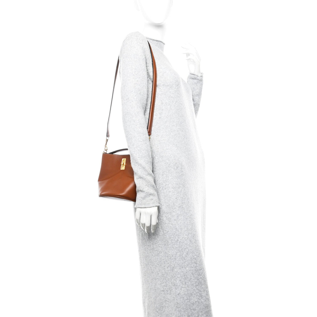 Smooth Calfskin Bucket 16 Bag Tan