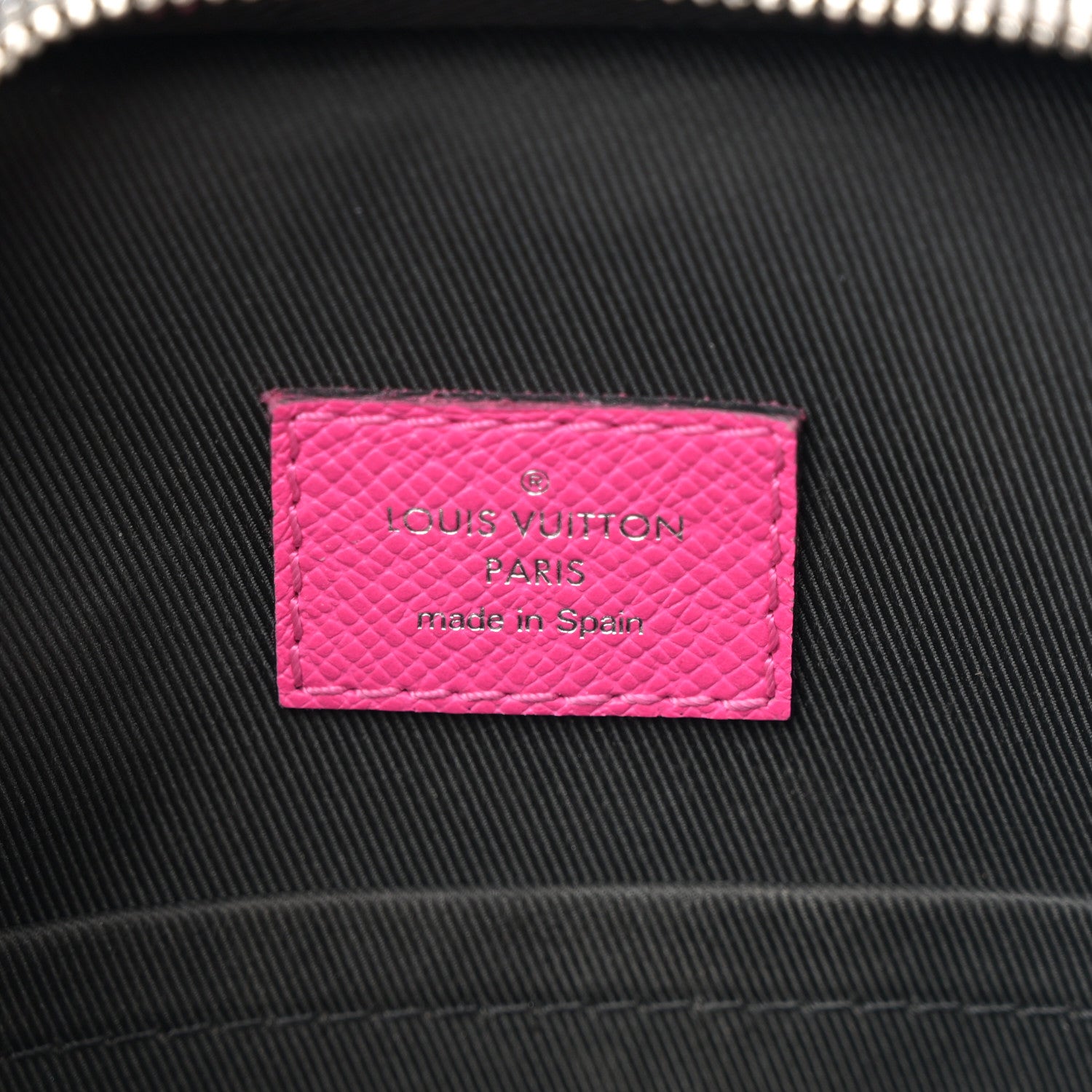 Taigarama Outdoor Slingbag Fuchsia