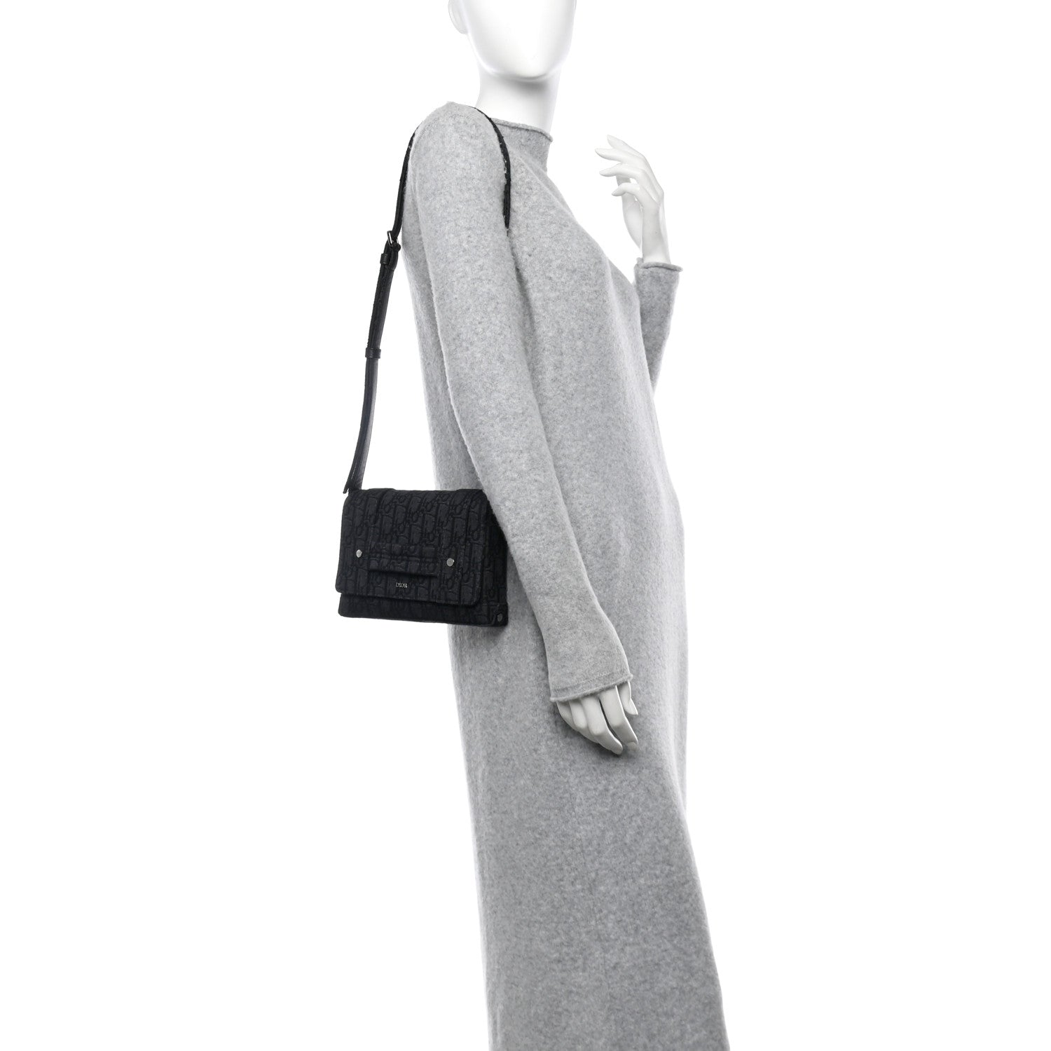 HOMME Oblique Canvas Flap Messenger Black