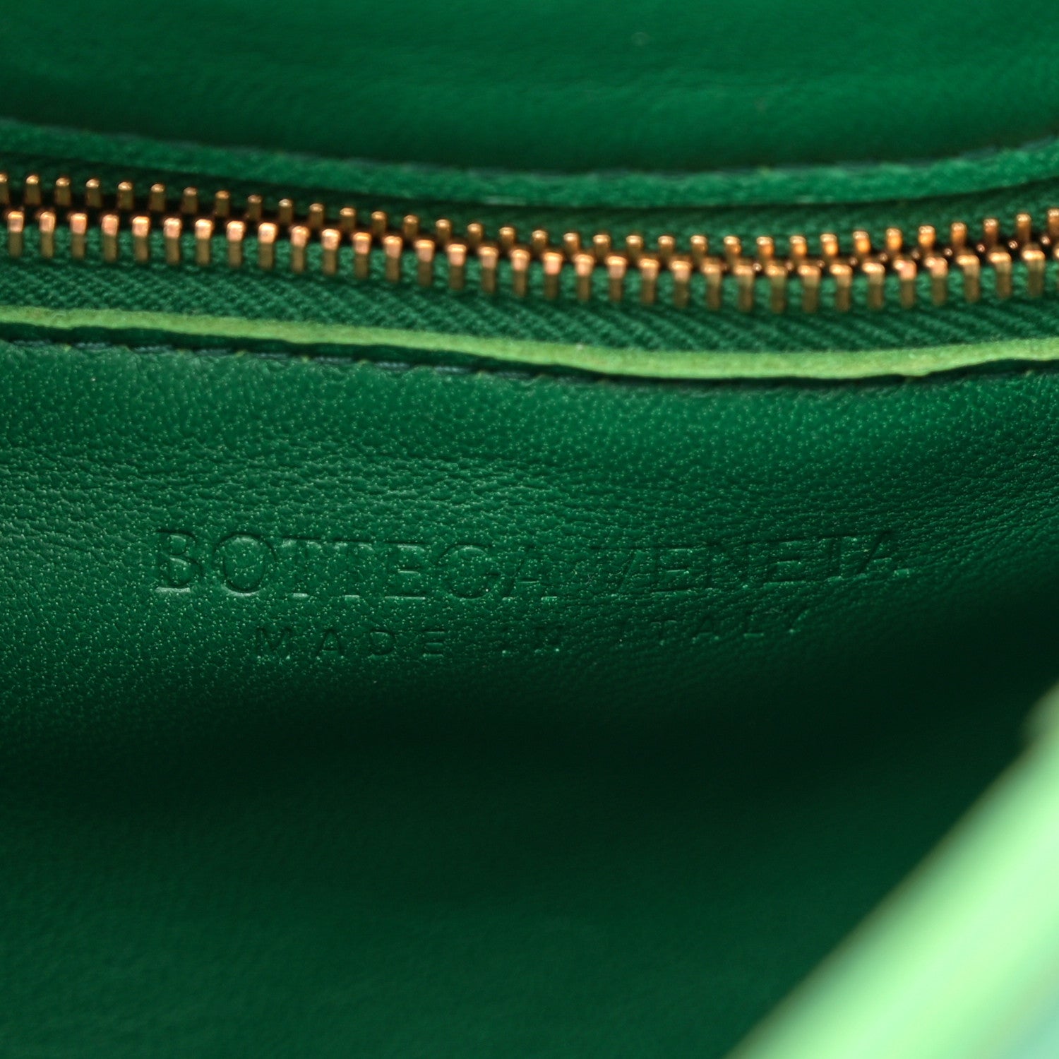 Lambskin Maxi Intrecciato Cassette Crossbody Bag Racing Green