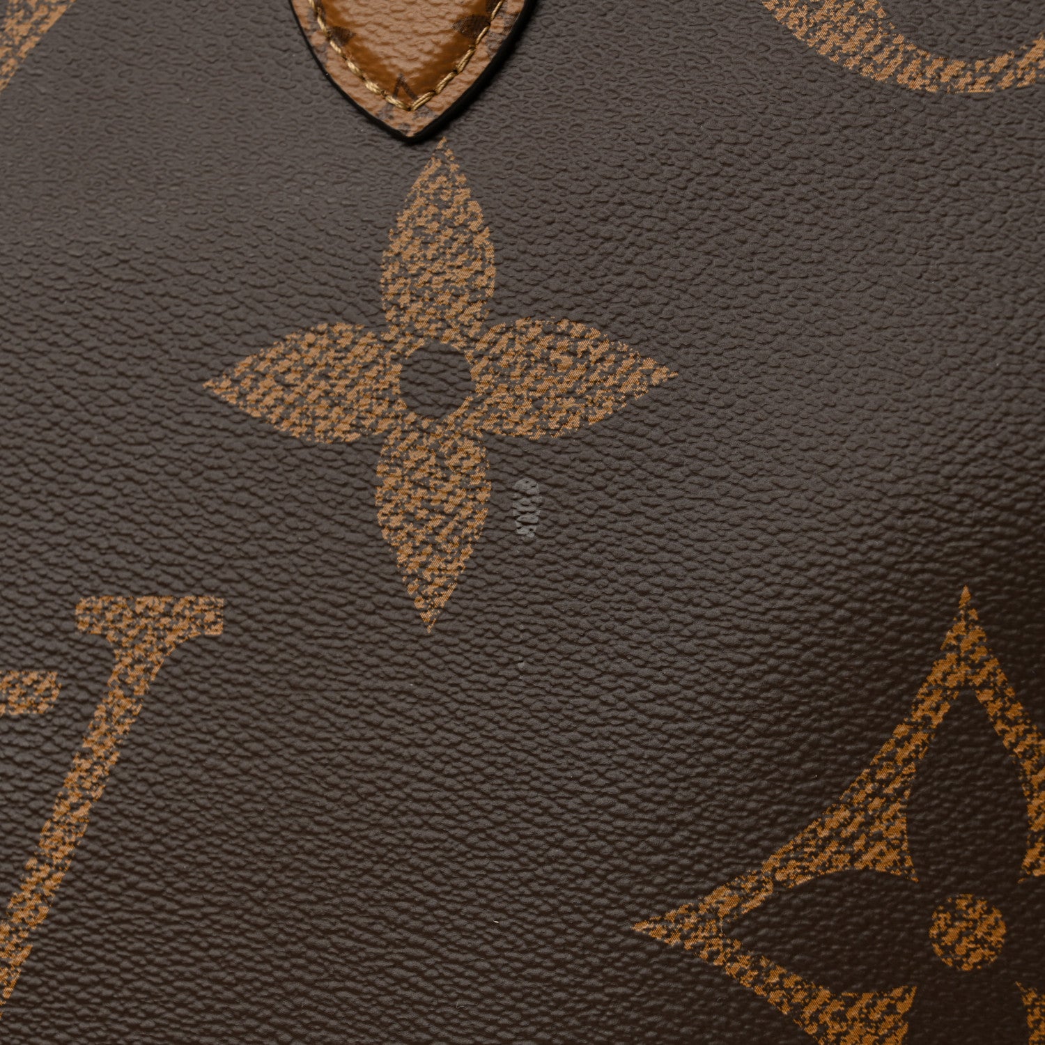 Reverse Monogram Giant Onthego GM