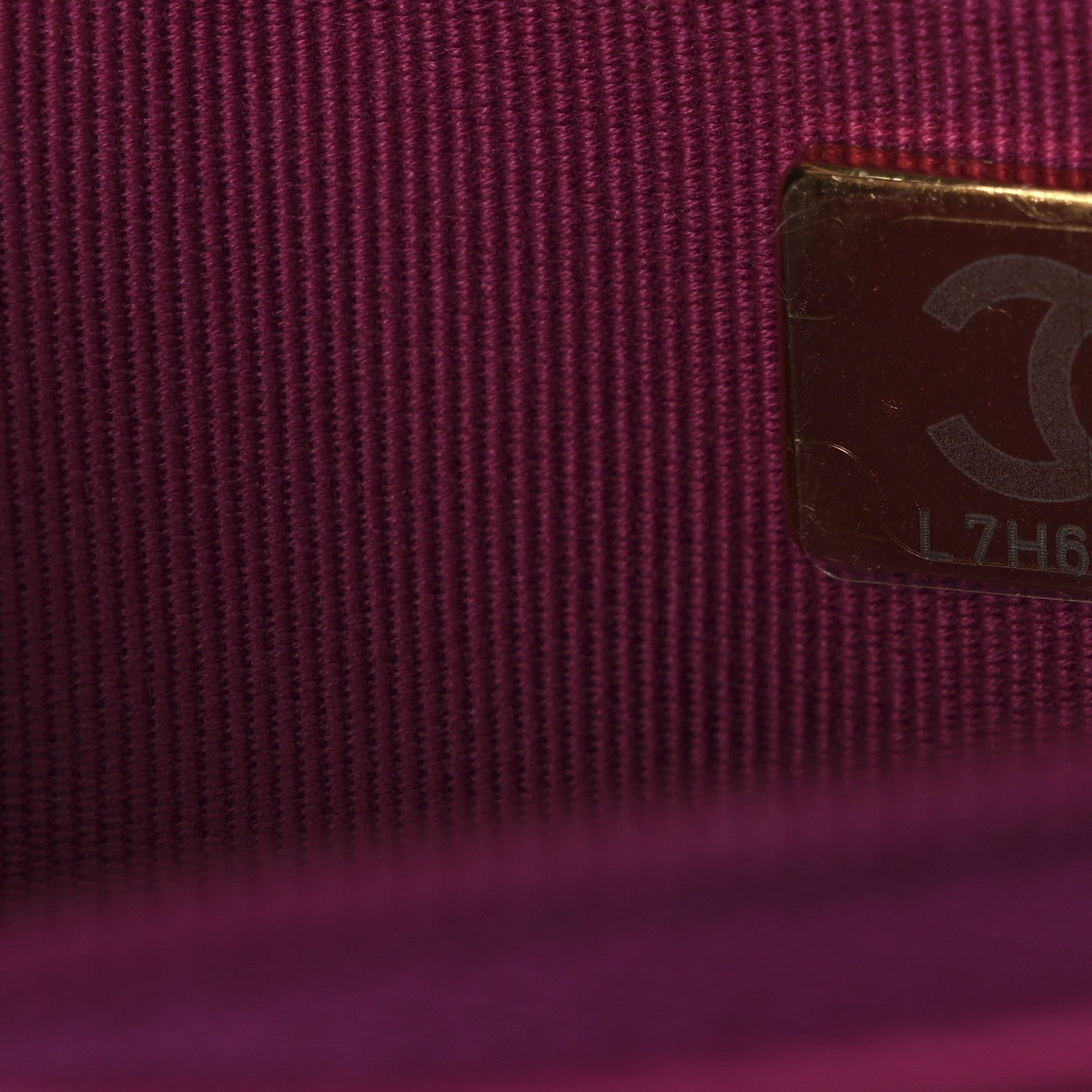 Patent Quilted Chain Around Heart Wallet On Chain WOC Fuchsia