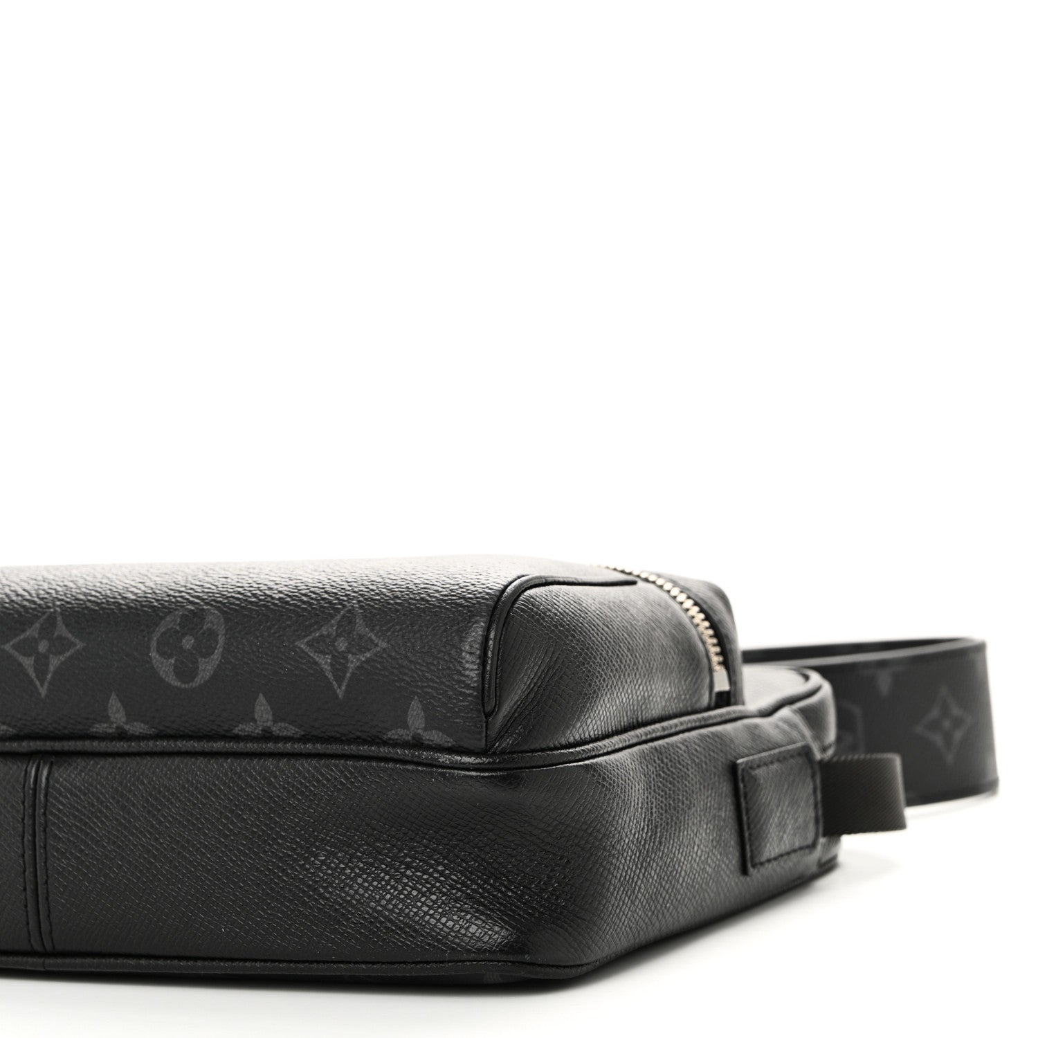 Taiga Monogram Eclipse Outdoor Messenger Black