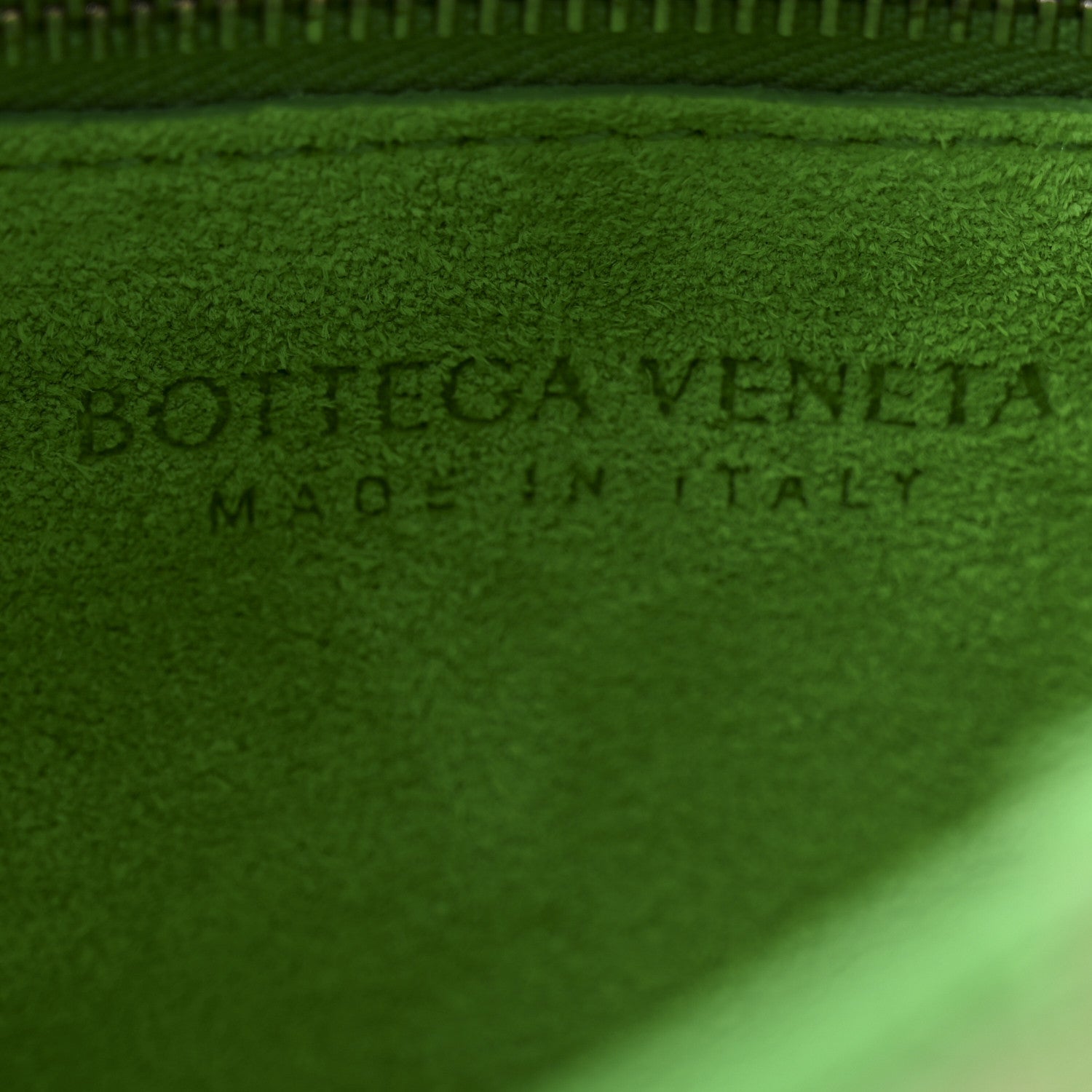 Grained Calfskin Maxi Intrecciato Cassette Crossbody Bag Pistachio