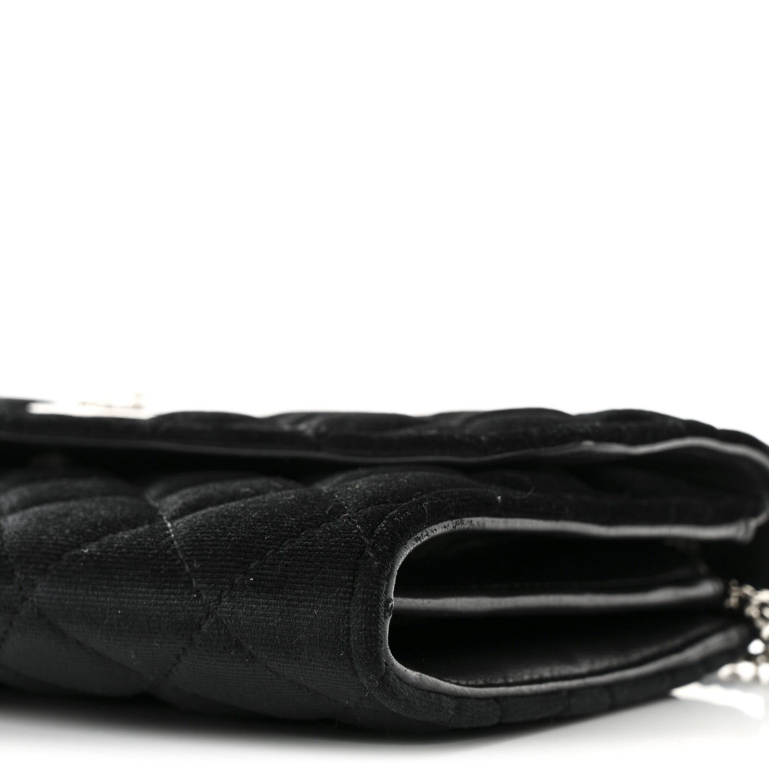Velvet Quilted Medusa Wallet On Chain Black