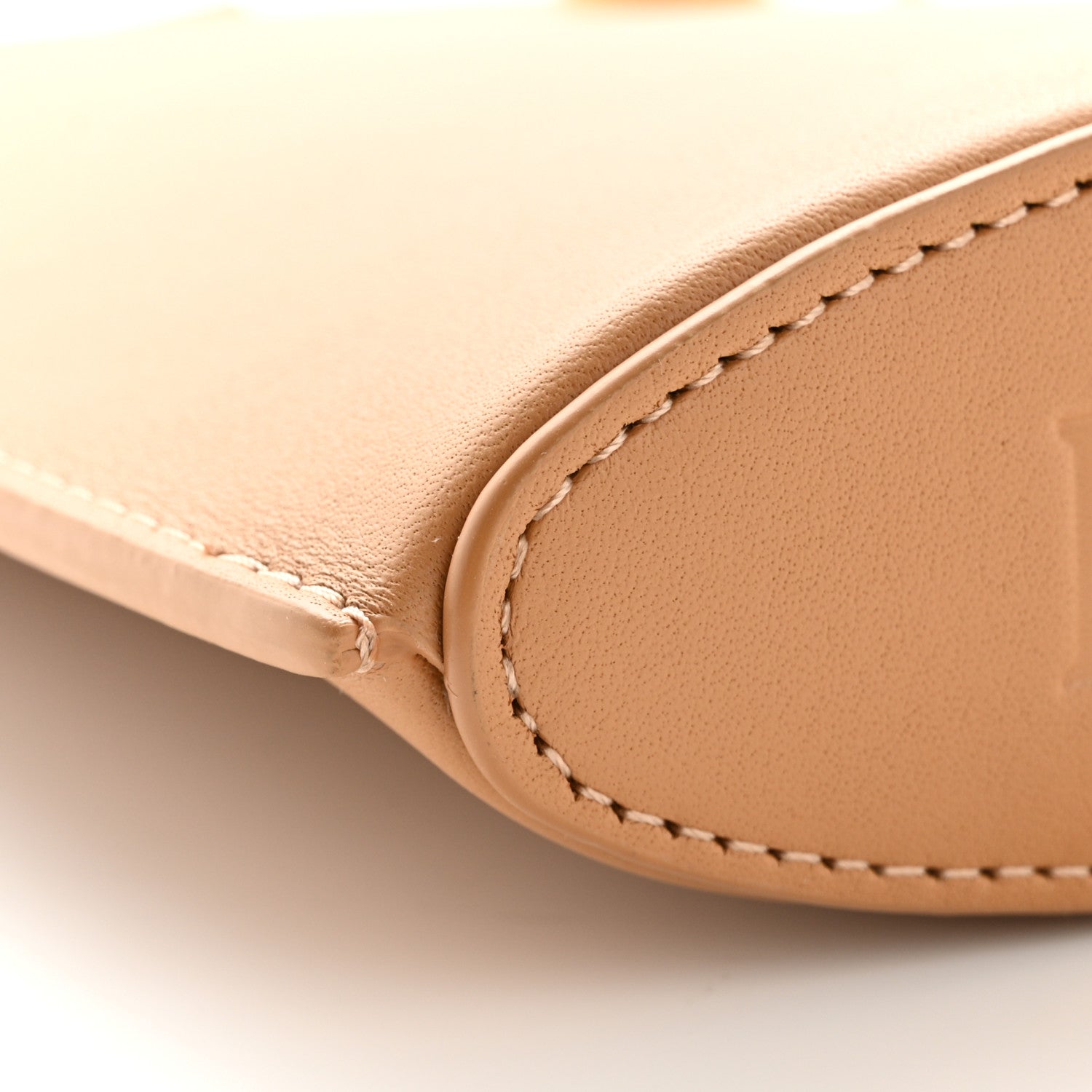 Classic Smooth Calfskin Pebble Dice Pocket Warm Desert