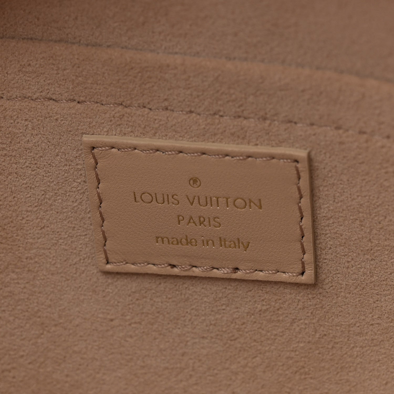 Lambskin Damier Quilt Troca MM Cashmere Beige