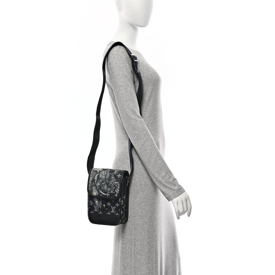 Savane Monogram Elephant Chapman Messenger BB Encre