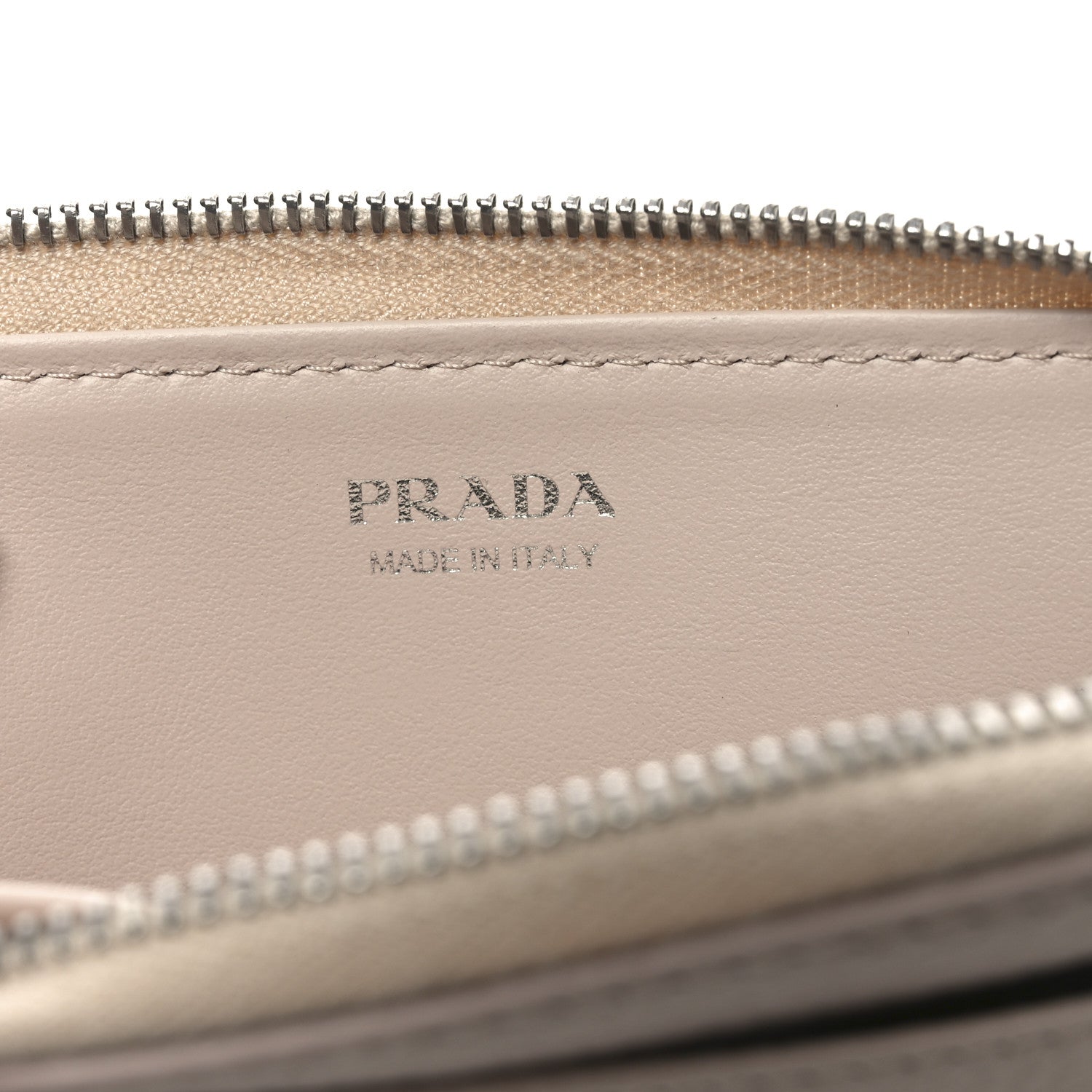 Vitello Daino Stitch Triangle Zip Around Keychain Cammeo