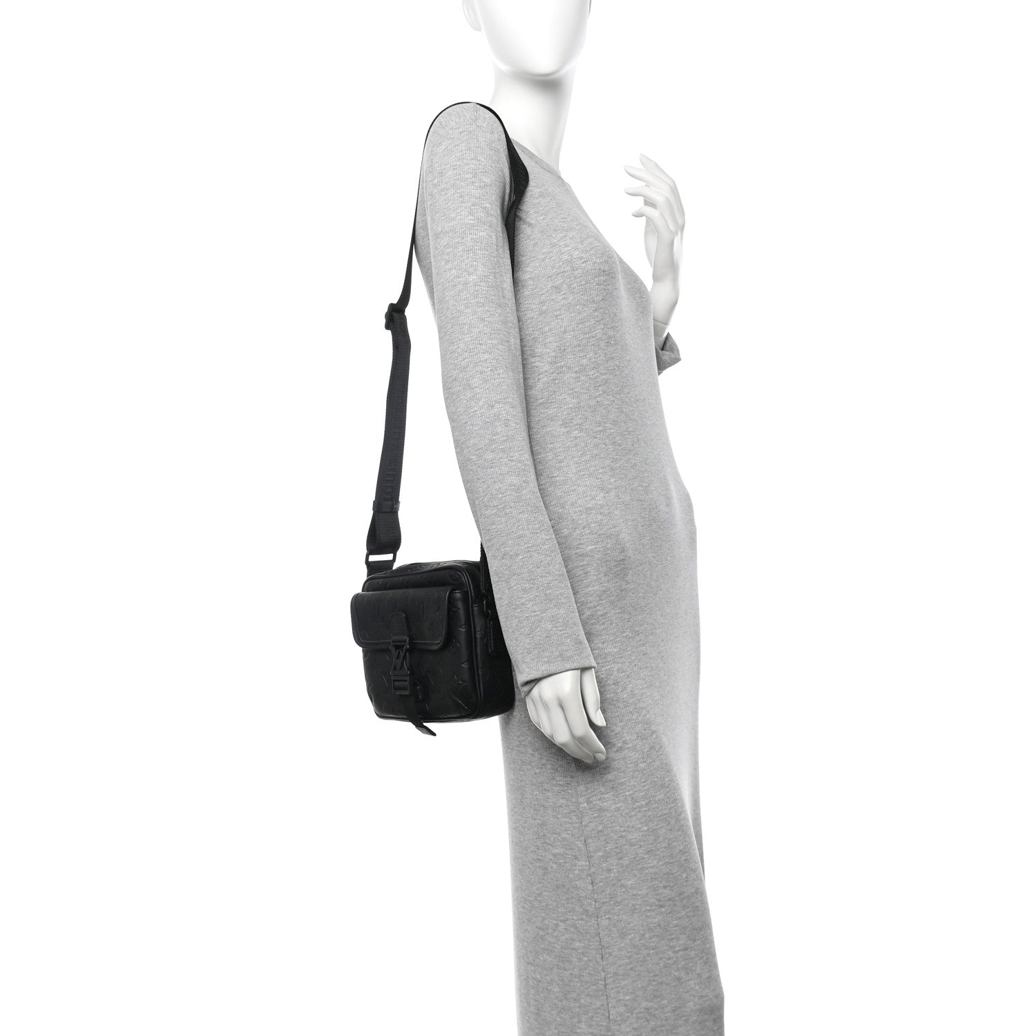 Calfskin Monogram Shadow Getaway Messenger Black