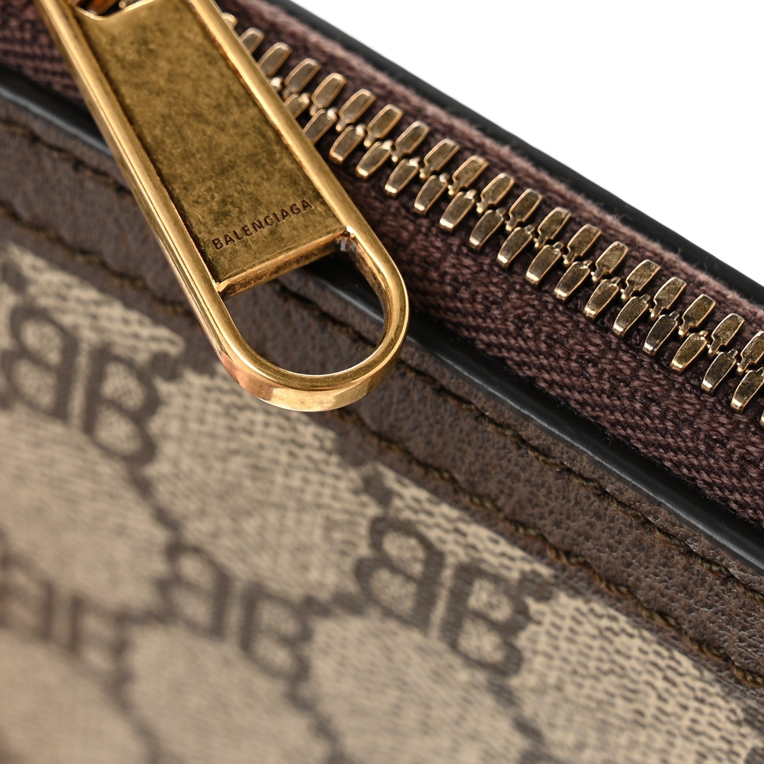 X BALENCIAGA BB Supreme Monogram Web Ophidia Wristlet Beige New Acero