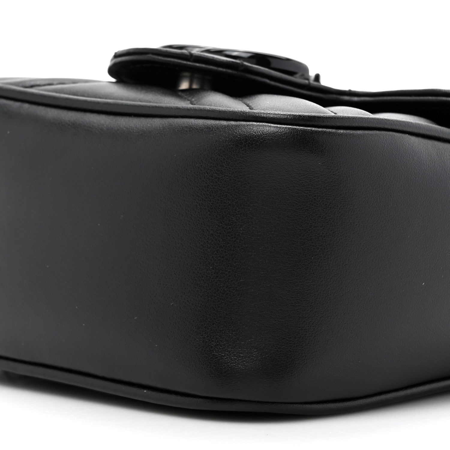 Calfskin Matelasse Monochrome GG Marmont Chain Mini Belt Bag Black