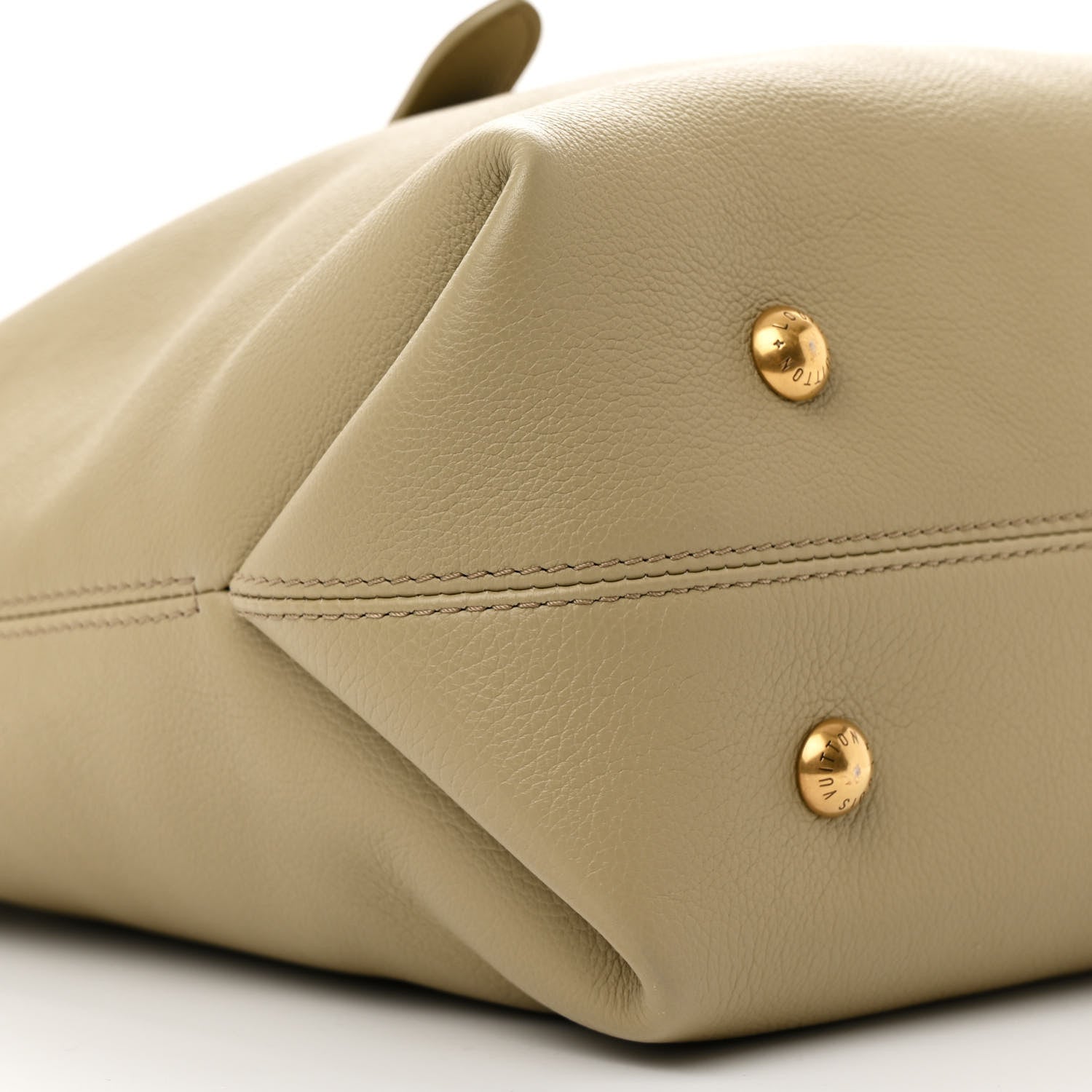 Grained Calfskin Low Key Cabas MM Clay