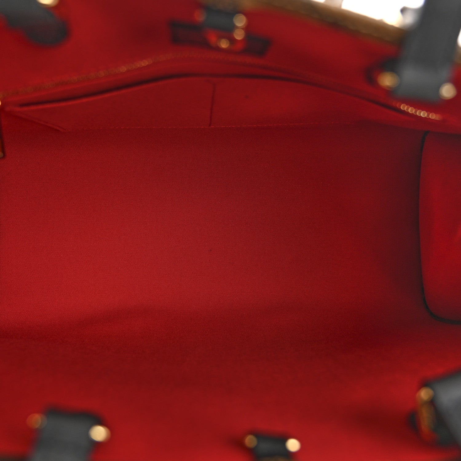 Reverse Monogram Giant Onthego MM