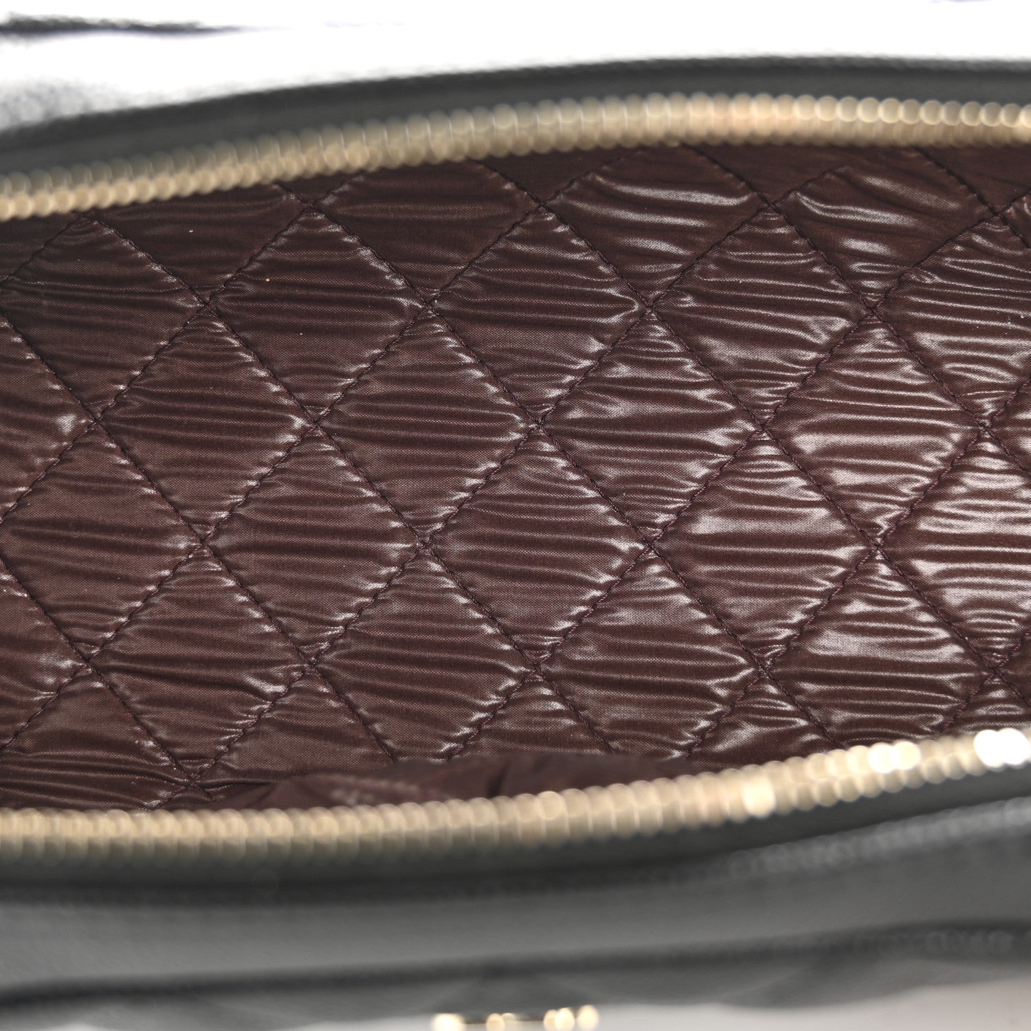 Caviar Quilted Toiletry Case With Chain Black