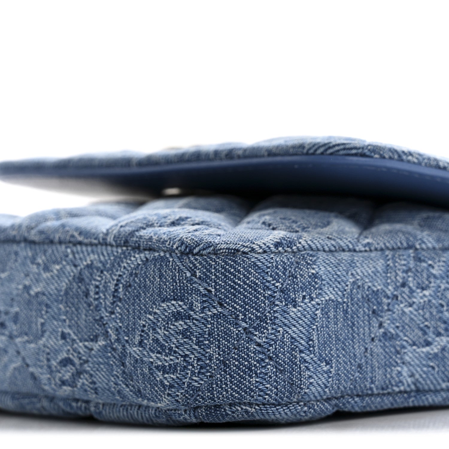 Denim Quilted Camellia Sweetheart Card Holder With Chain Blue