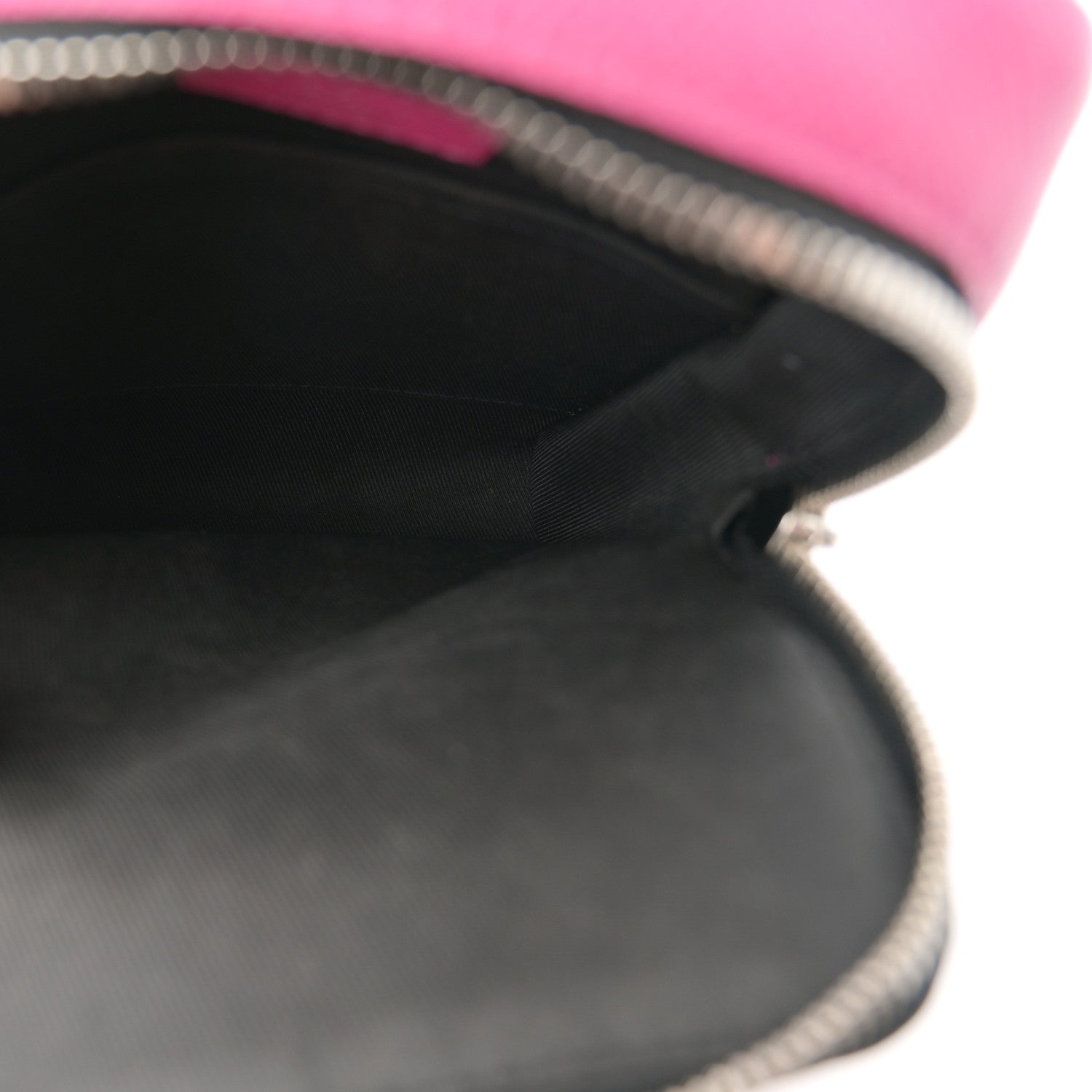 Taigarama Outdoor Slingbag Fuchsia