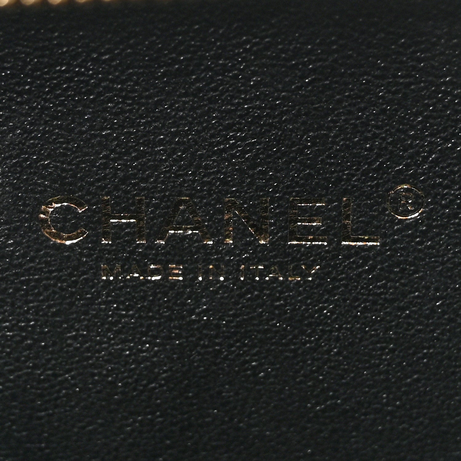 Caviar Quilted Small CC Filigree Vanity Case Black