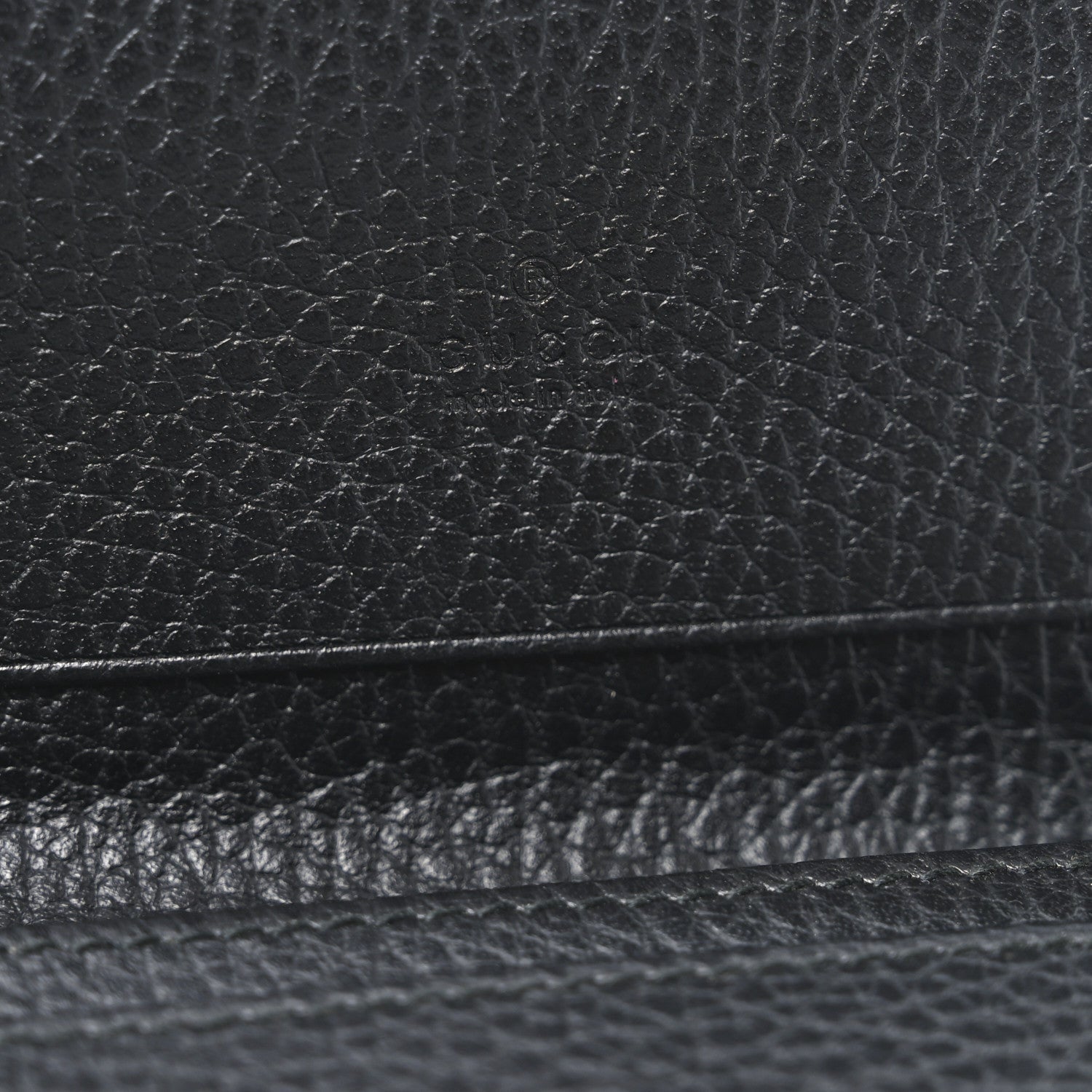 Pebbled Calfskin GG Marmont Card Case Black