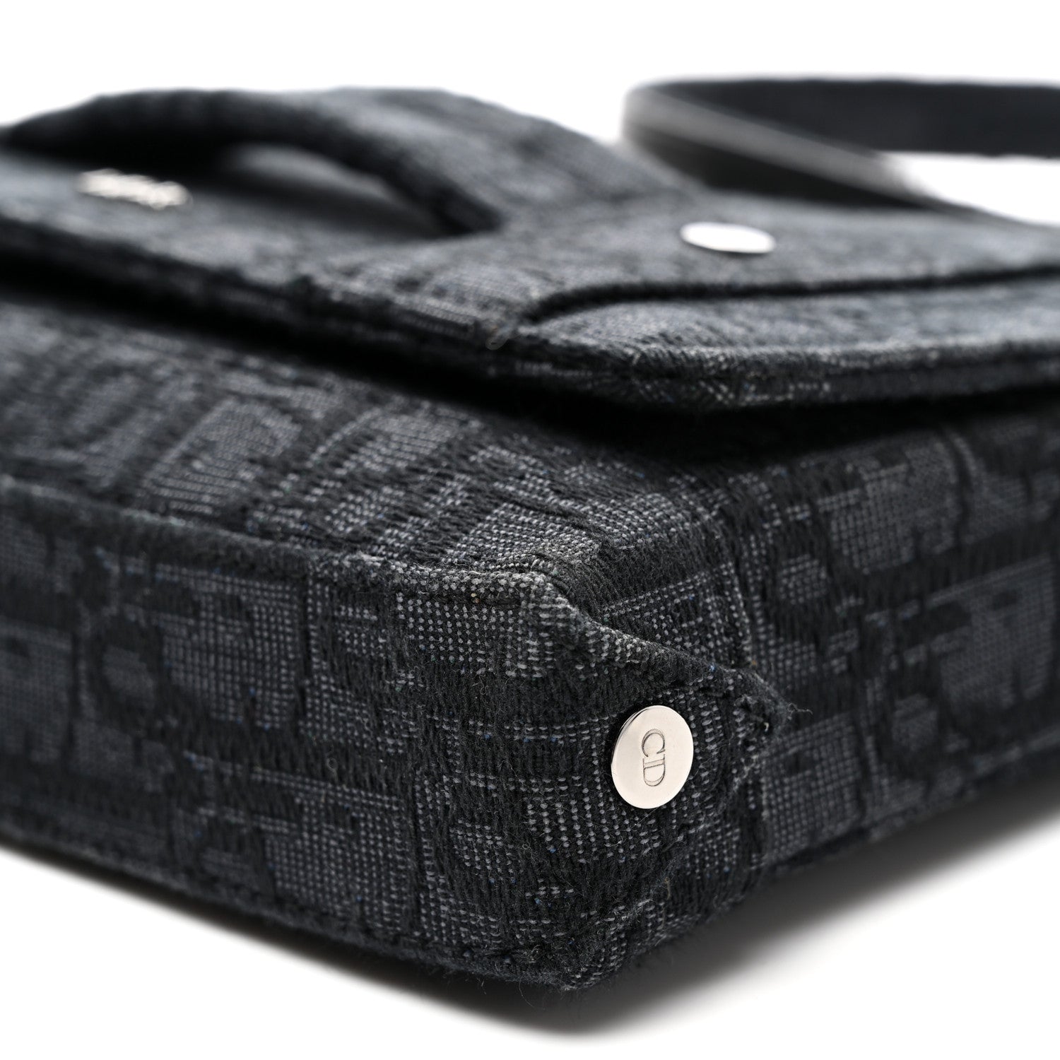 HOMME Oblique Canvas Flap Messenger Black