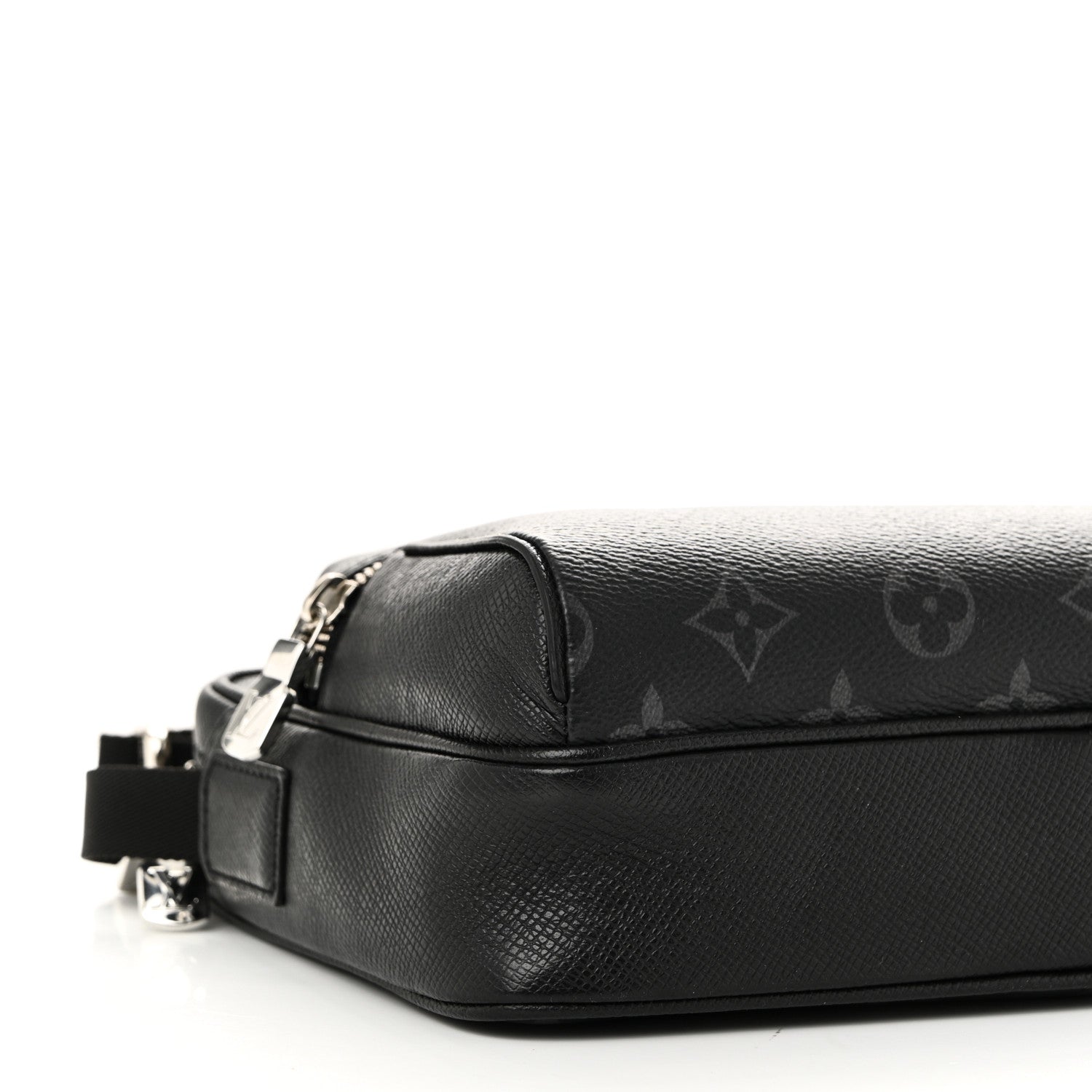 Taiga Monogram Eclipse Outdoor Messenger Black