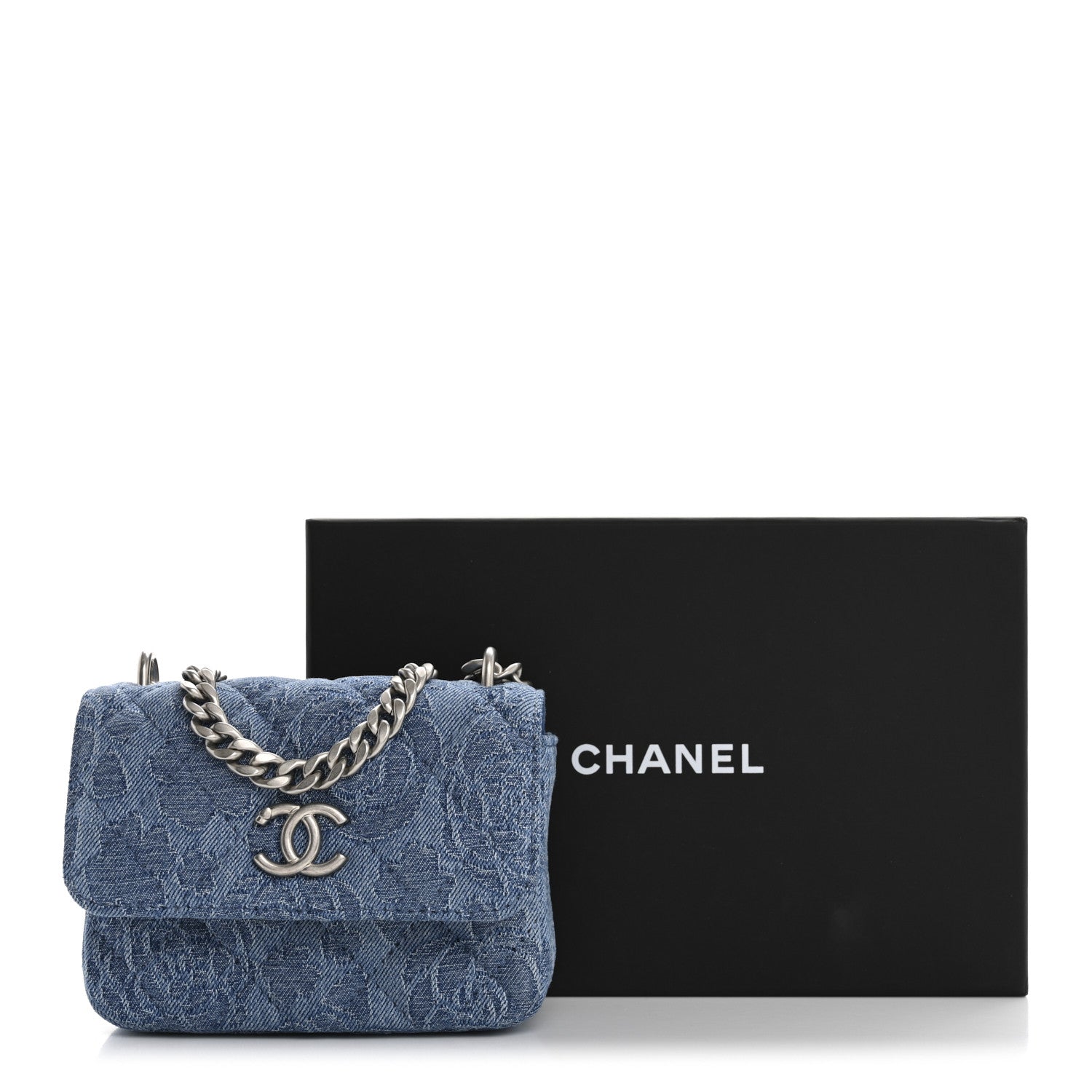 Denim Quilted Camellia Sweetheart Card Holder With Chain Blue