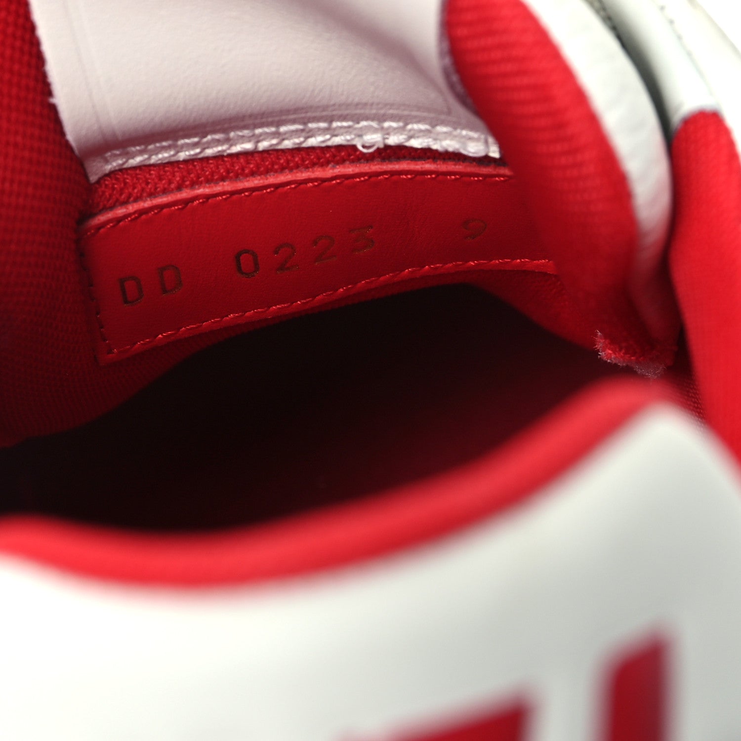 Grained Calfskin Script Mens LV Trainer Sneakers 9 Red