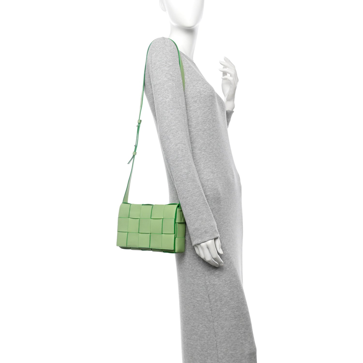 Grained Calfskin Maxi Intrecciato Cassette Crossbody Bag Pistachio