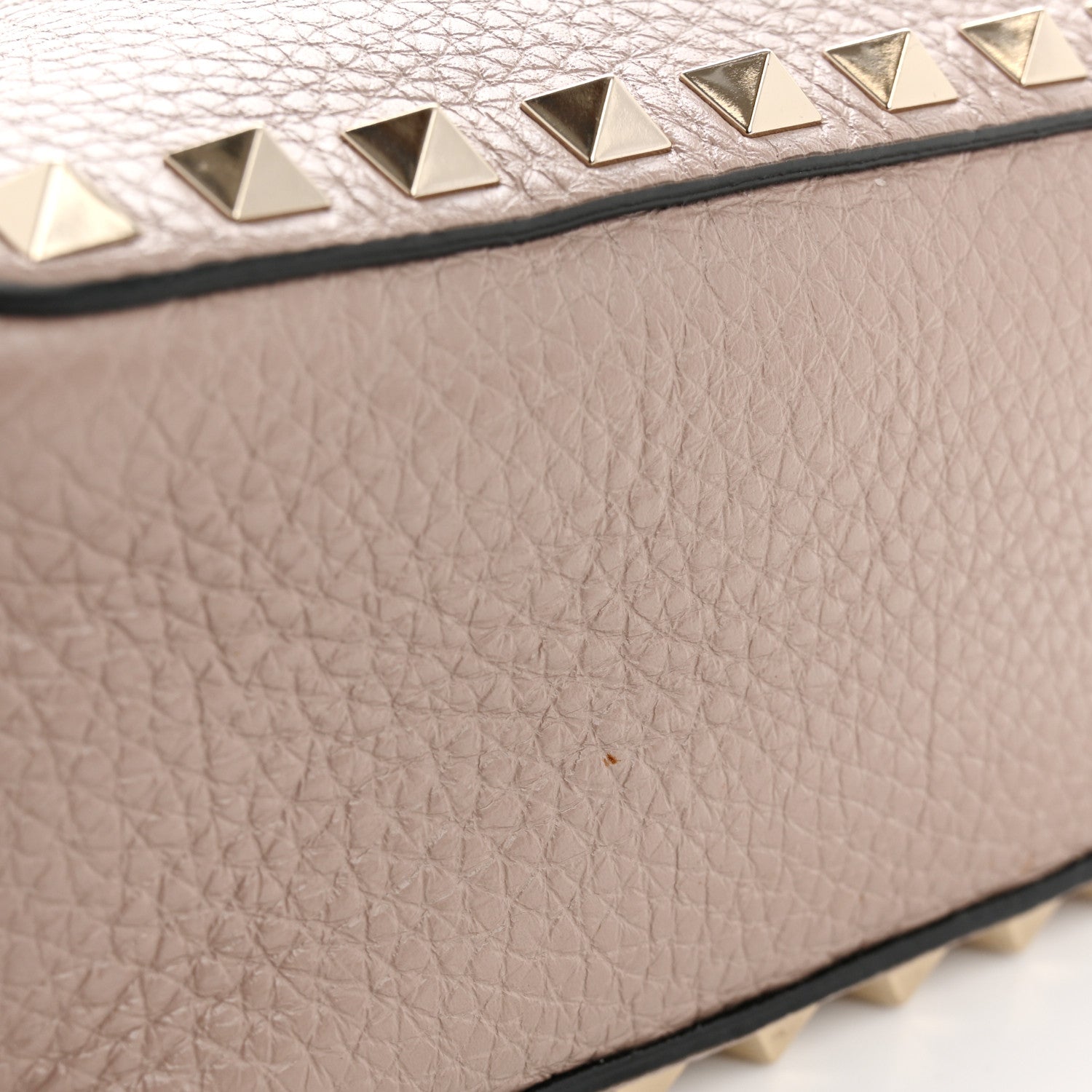 Pebbled Calfskin Rockstud Camera Crossbody Bag Poudre