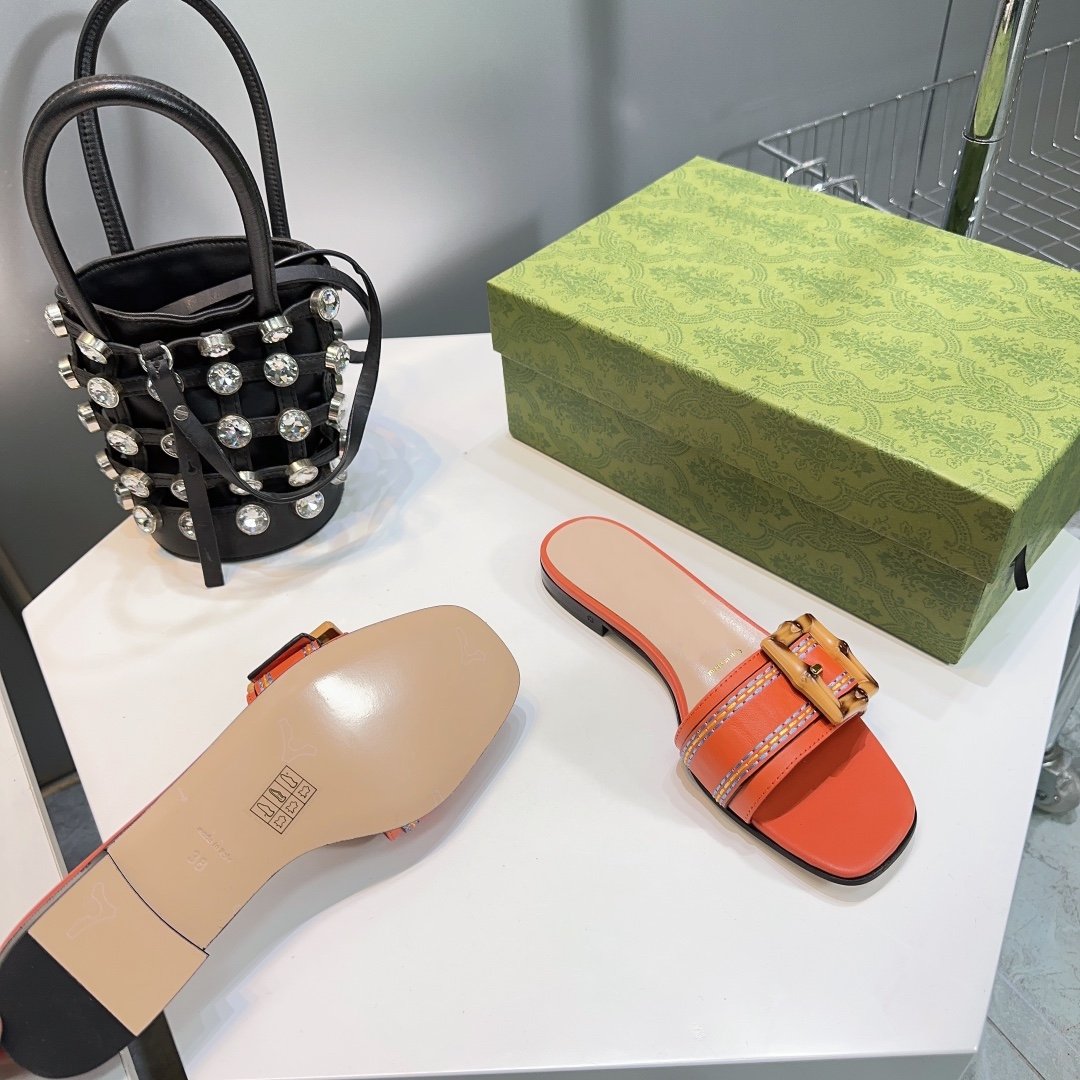 GG BAMBOO BUCKLE FLAT SANDALS ORANGE