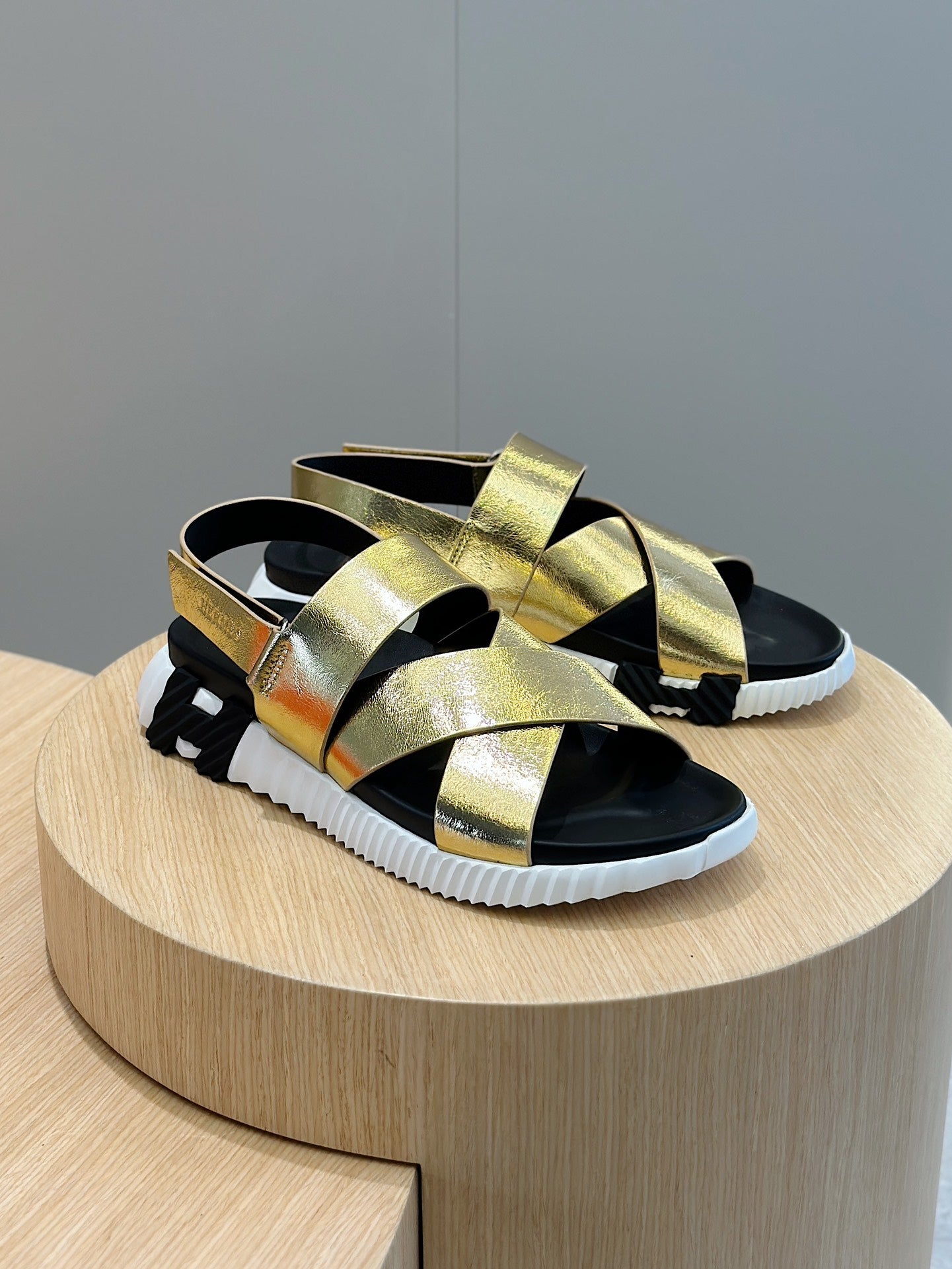 HM Men's Electric Sandals Calfskin 547746