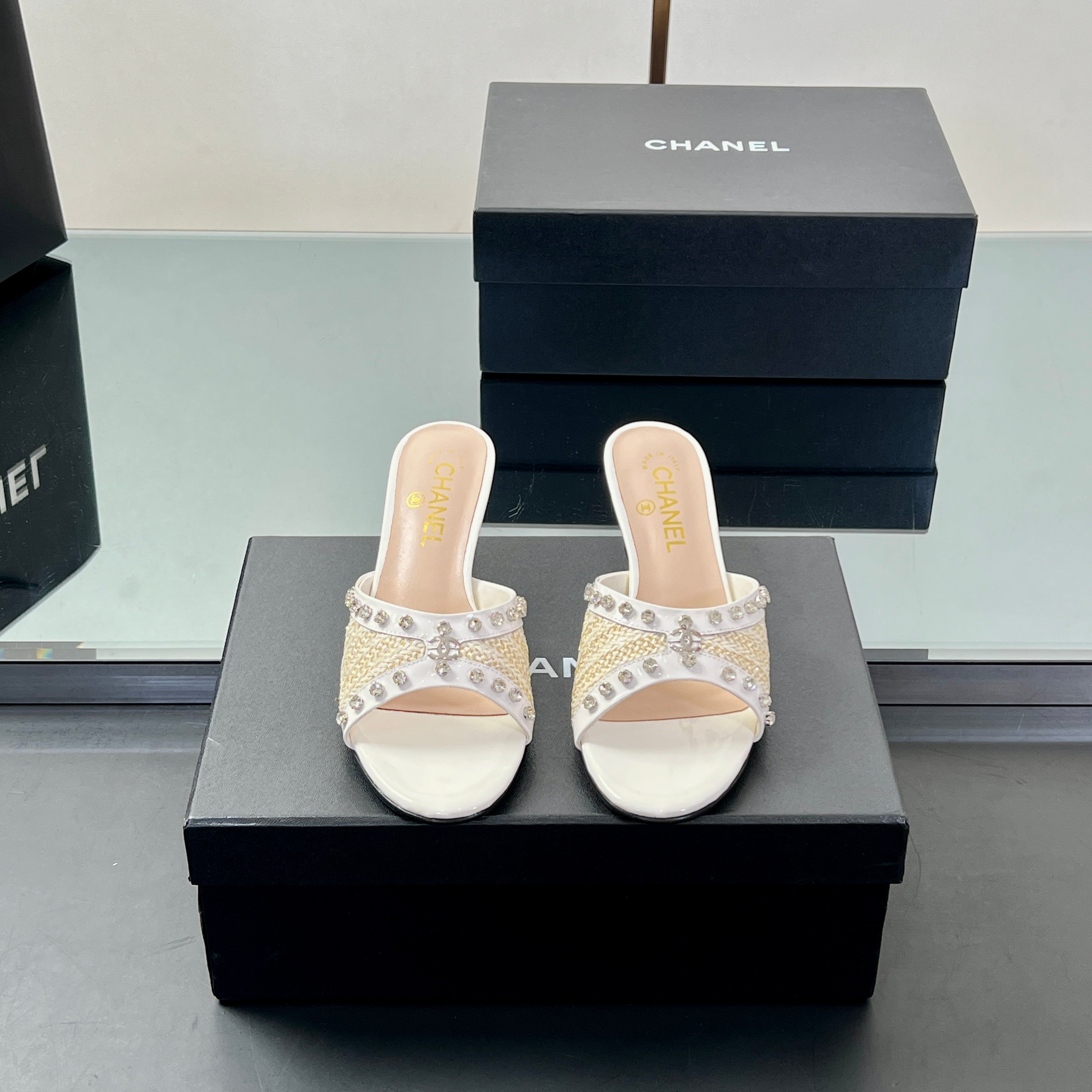 CC 25 Mules White Yellow Sheepskin 362451