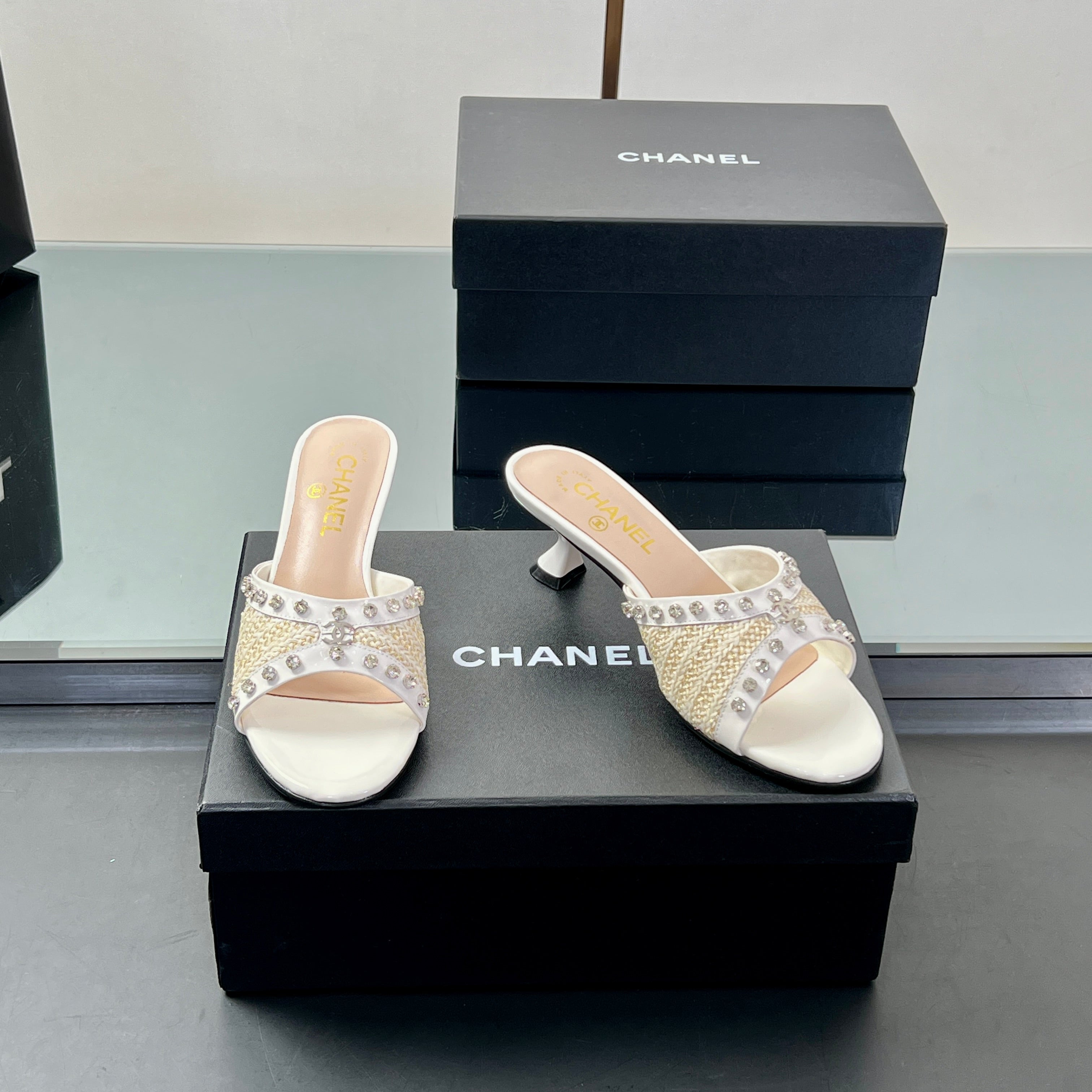 CC 25 Mules White Yellow Sheepskin 362451