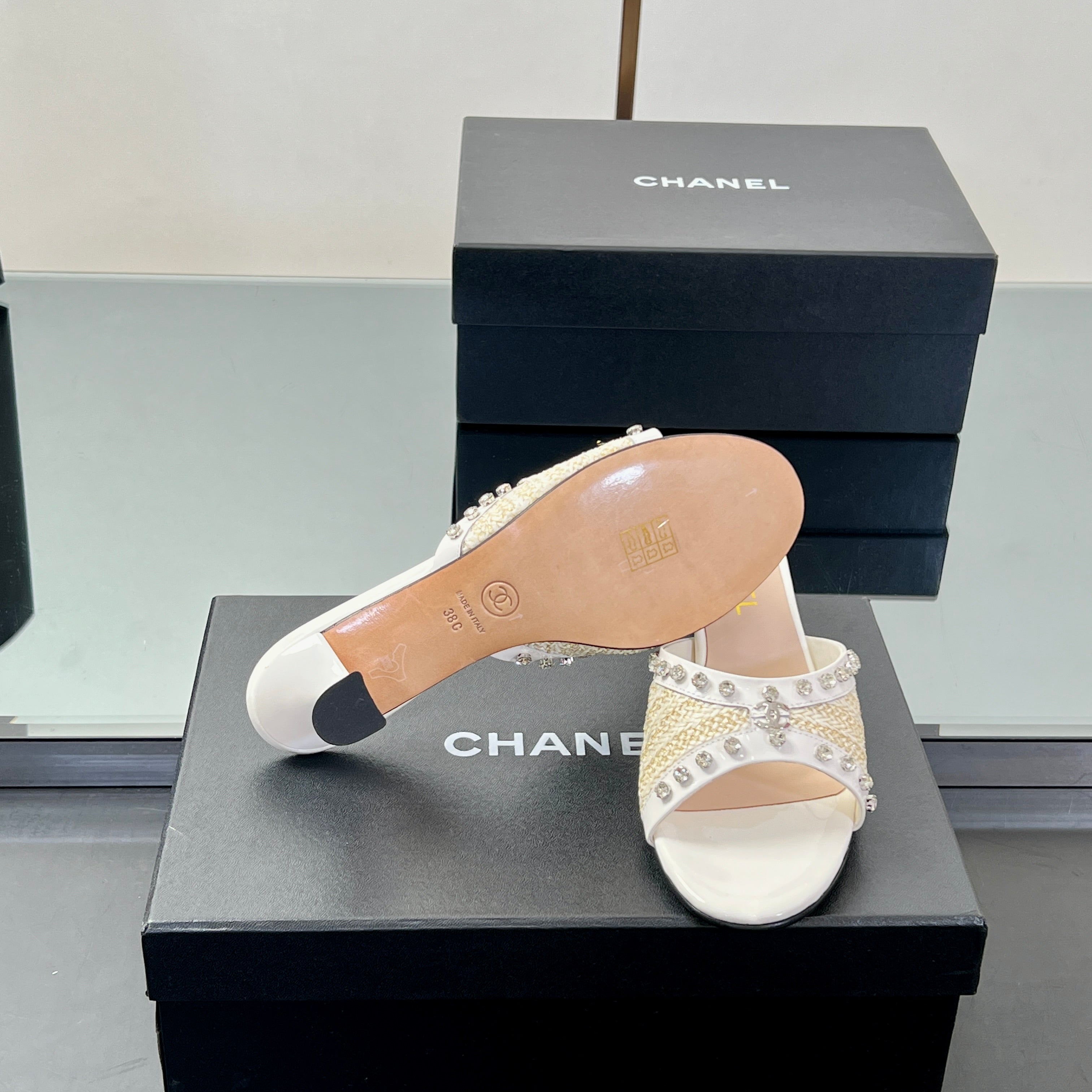 CC 25 Mules White Yellow Sheepskin 362451