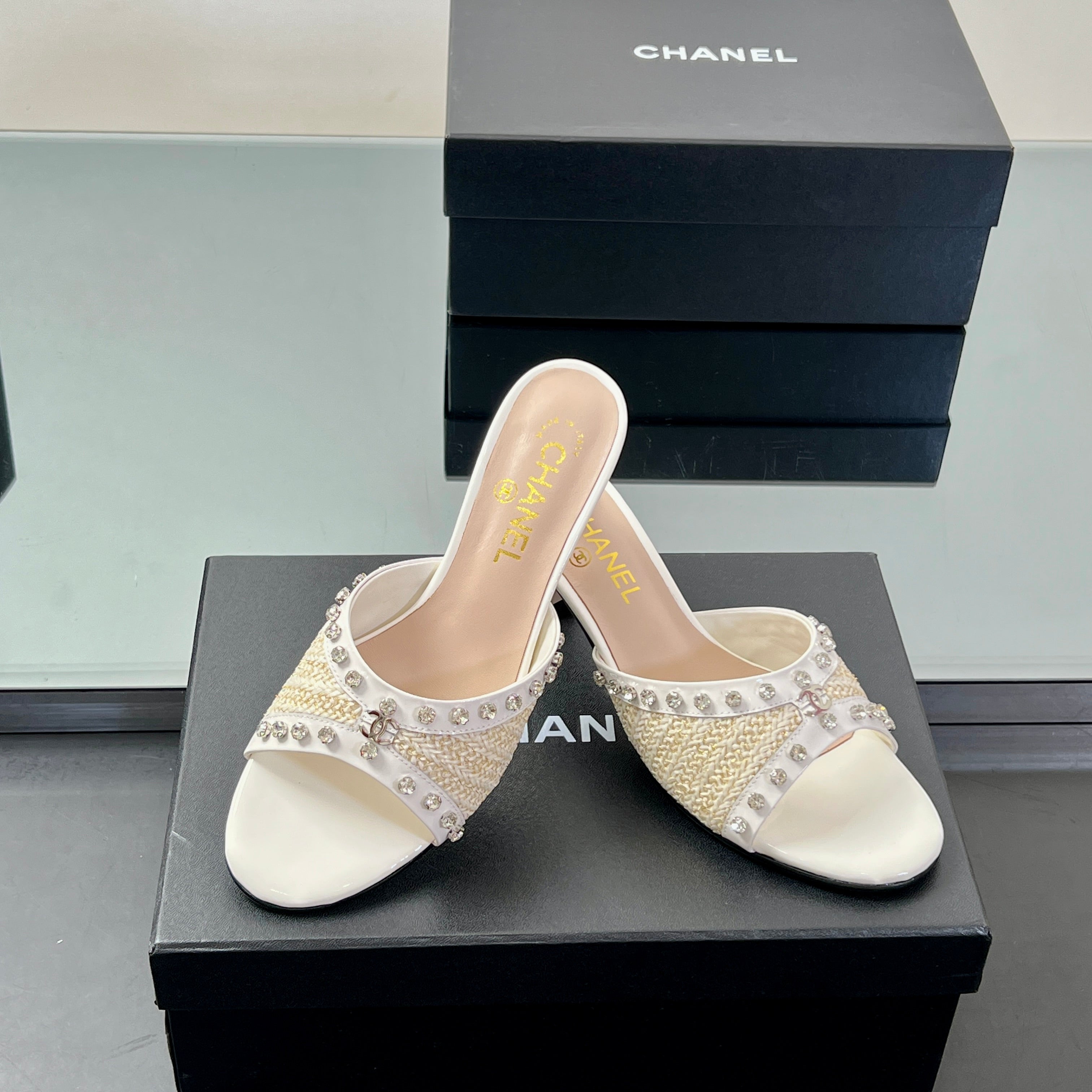 CC 25 Mules White Yellow Sheepskin 362451