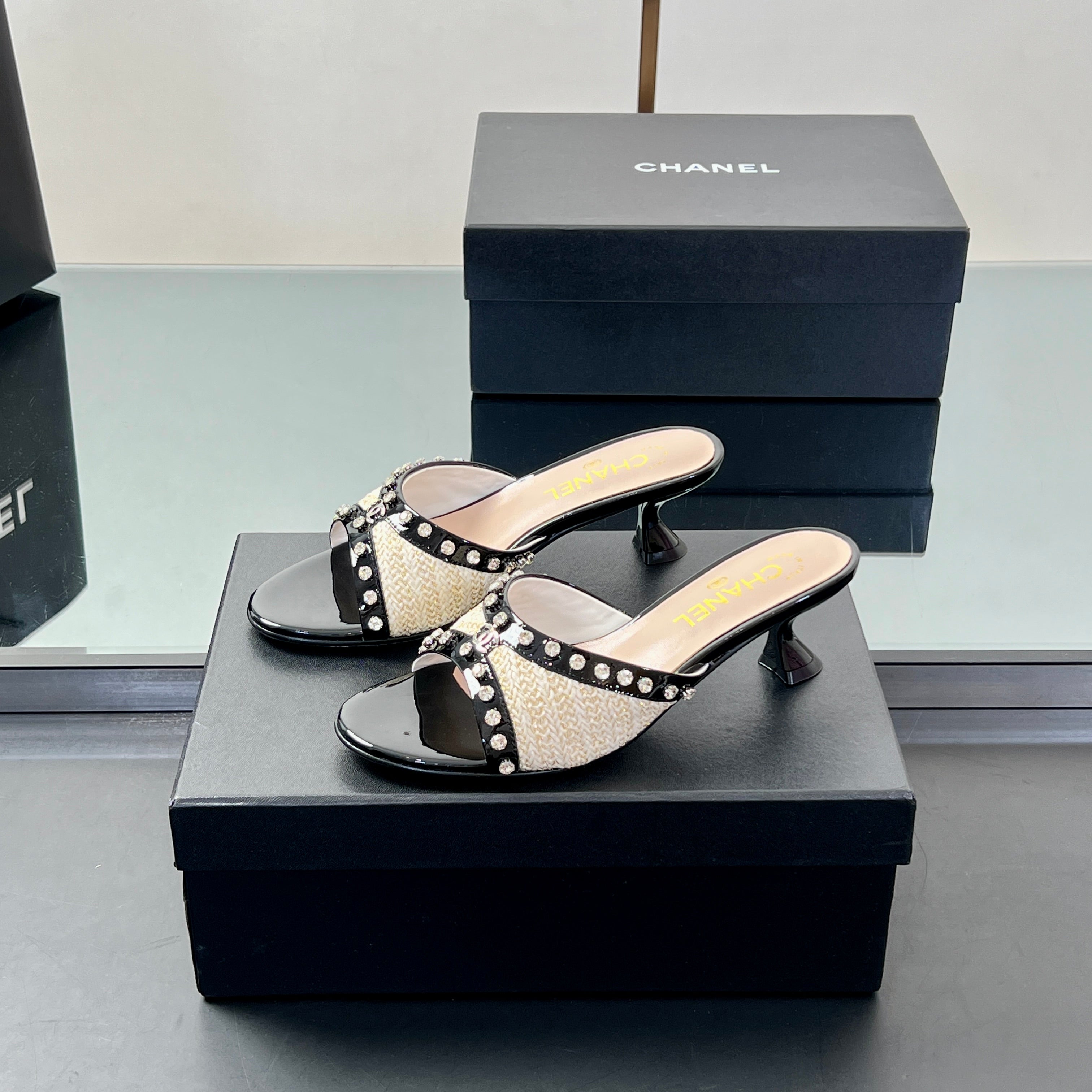 CC 25 Mules Black Sheepskin 362452