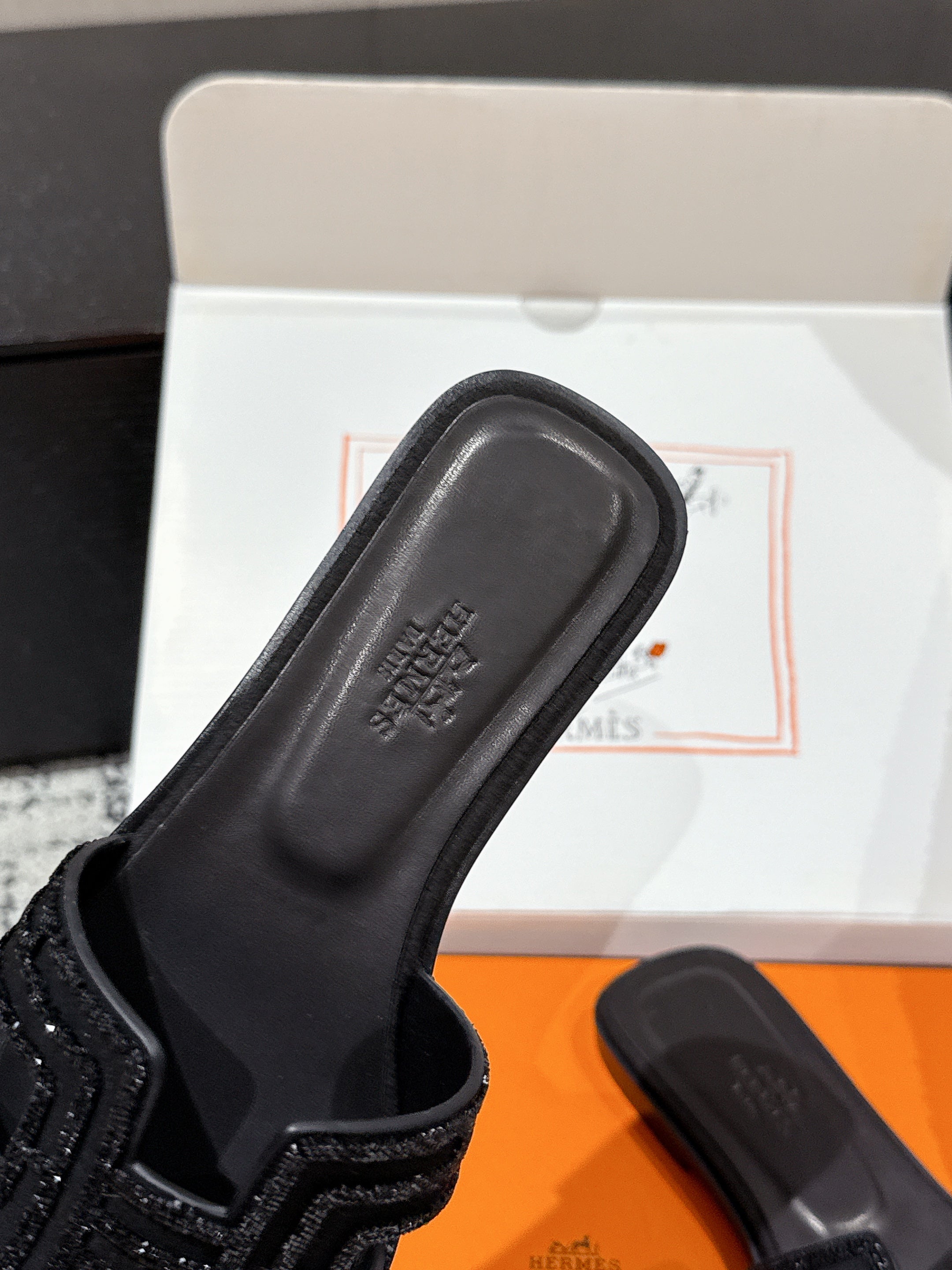 HM 25 Oran Sandal Black Suede Black H Crystal