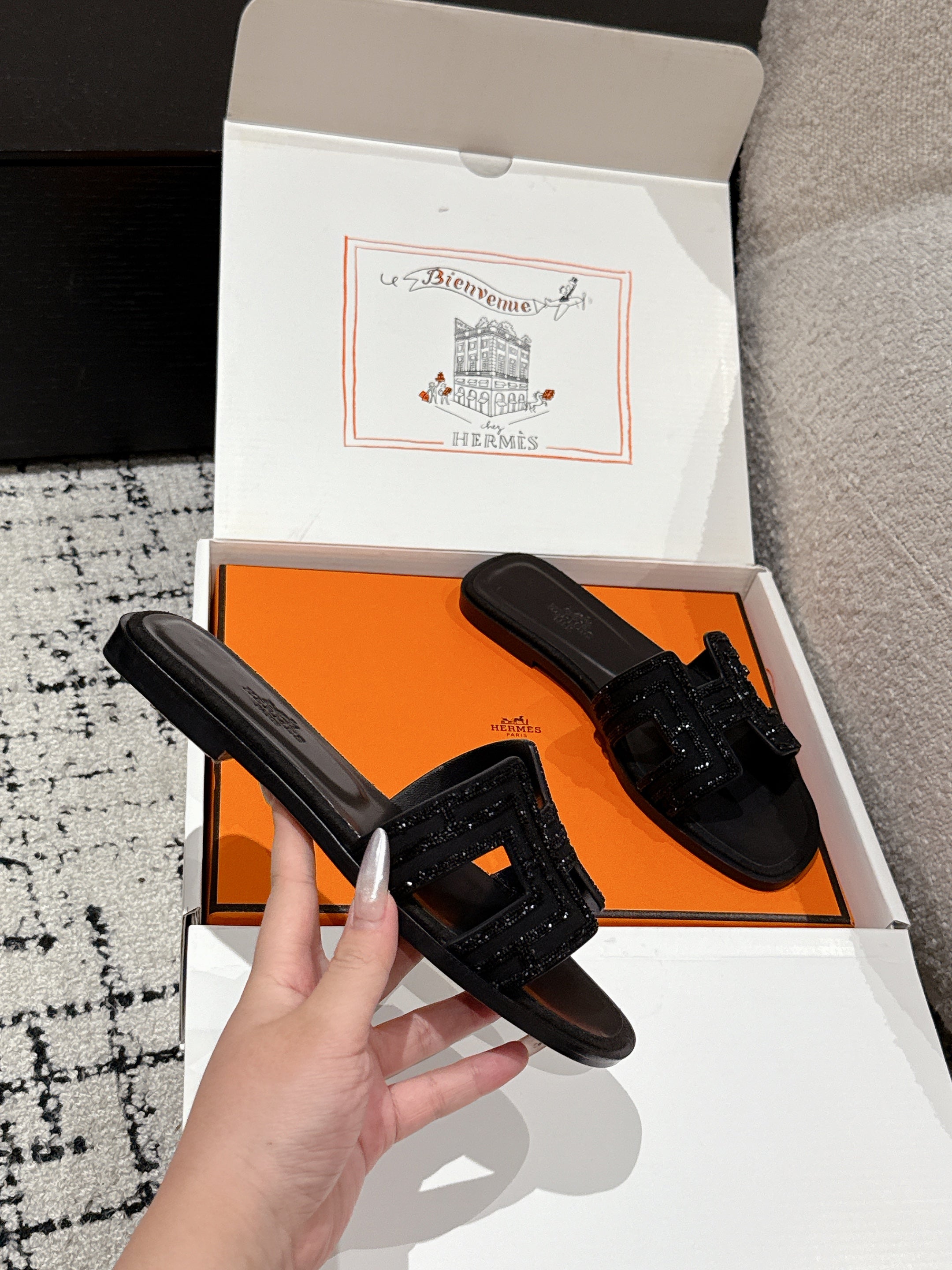 HM 25 Oran Sandal Black Suede Black H Crystal