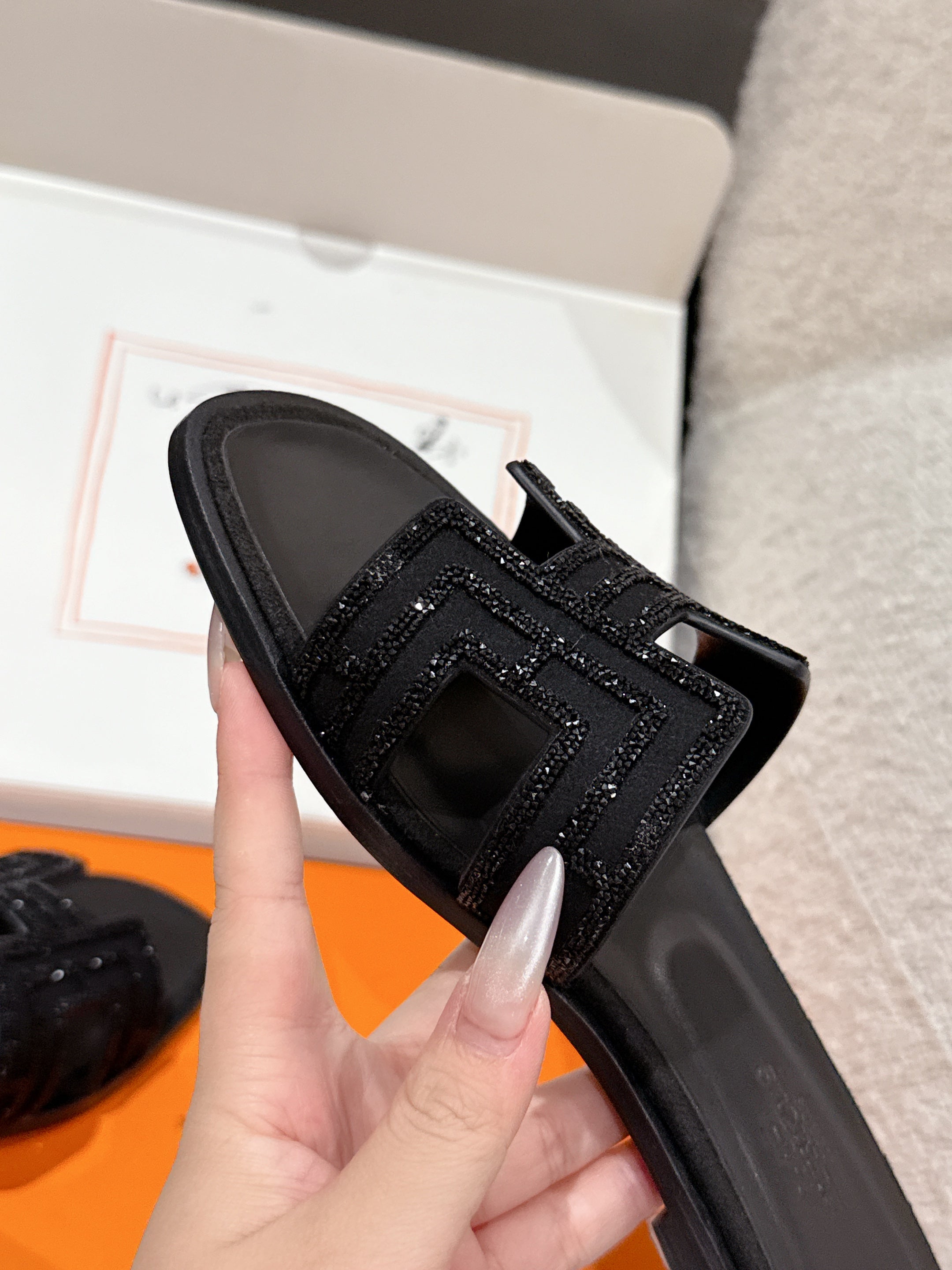 HM 25 Oran Sandal Black Suede Black H Crystal