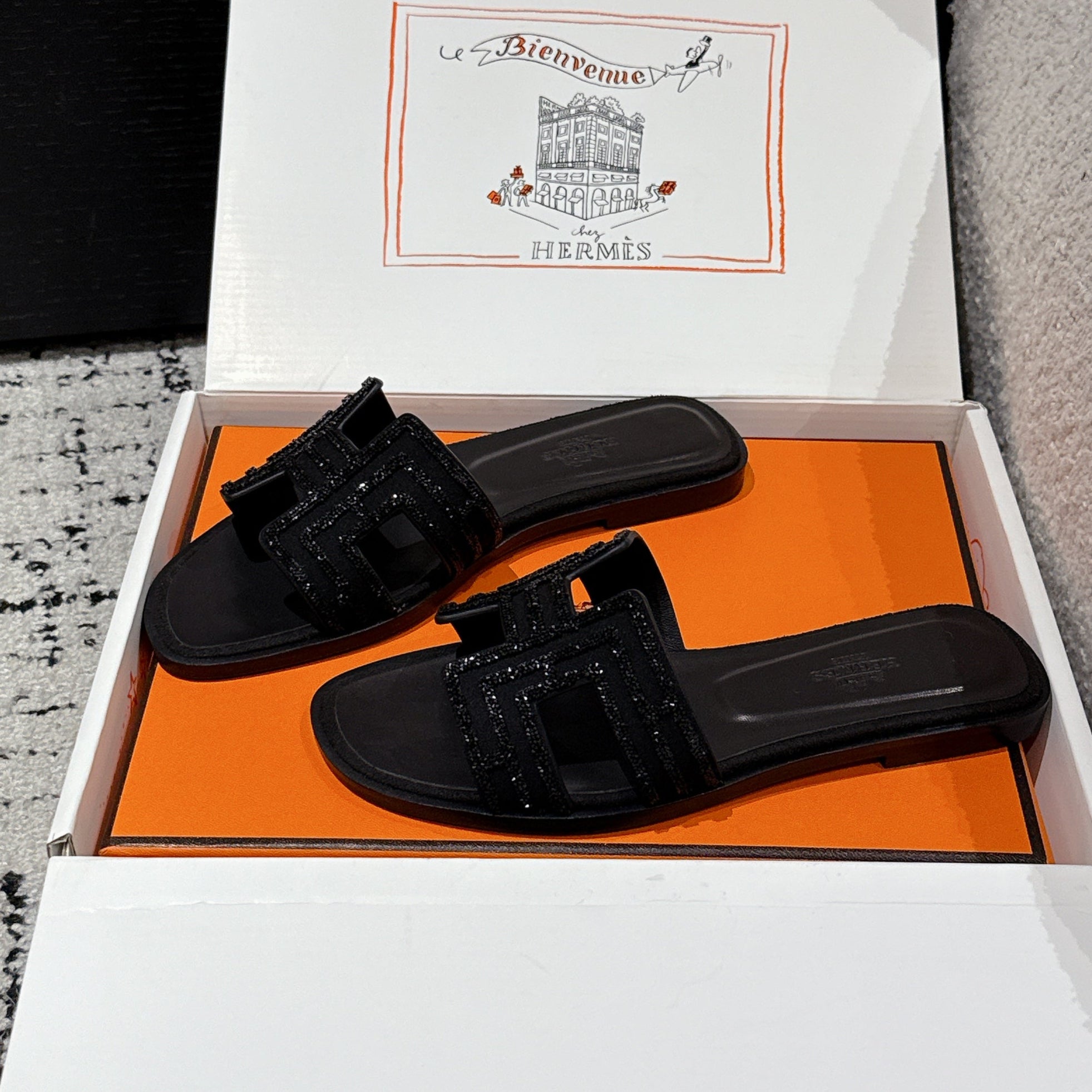 HM 25 Oran Sandal Black Suede Black H Crystal