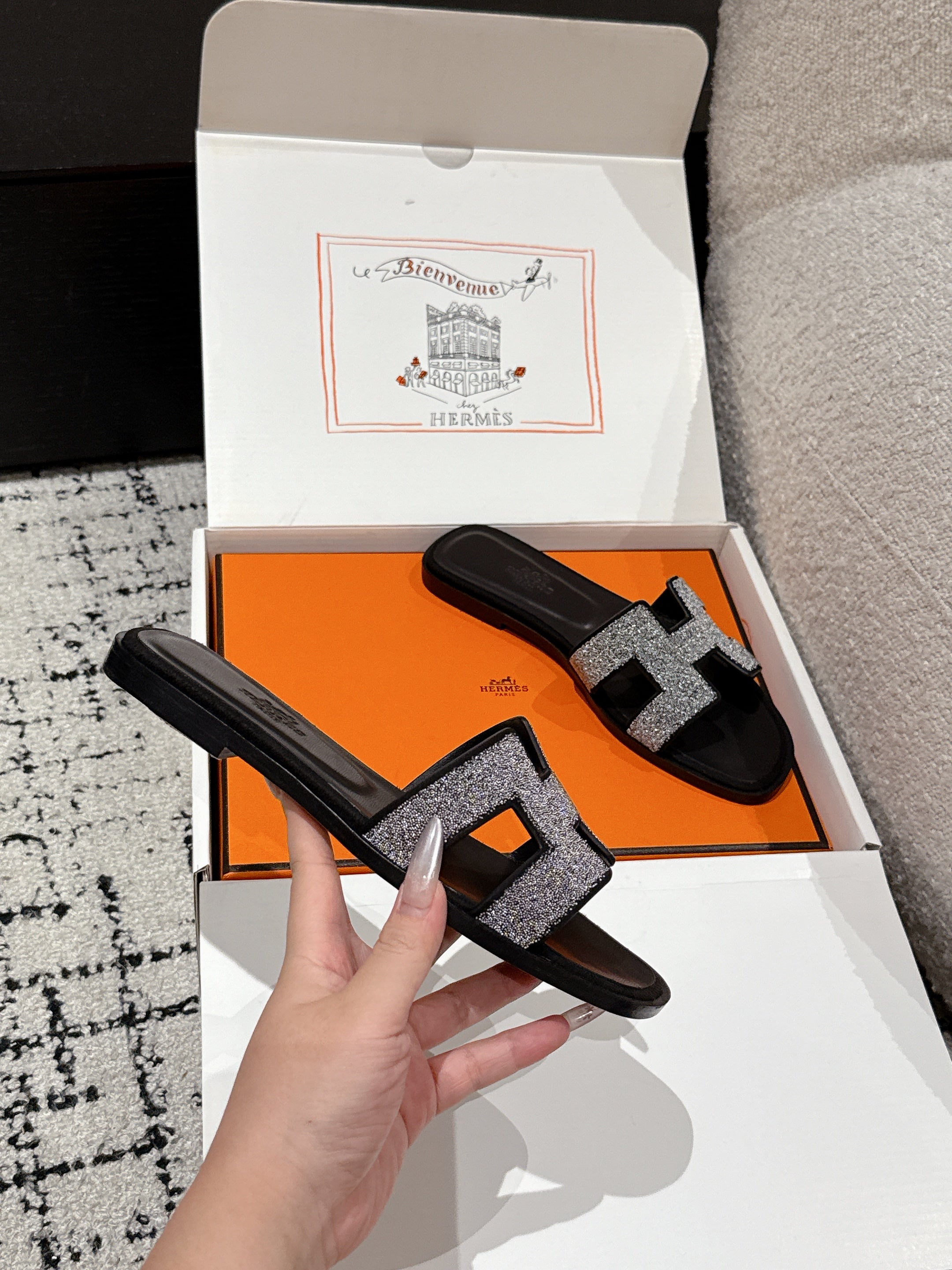 HM 25 Oran Glitter Sandal Black Calfskin