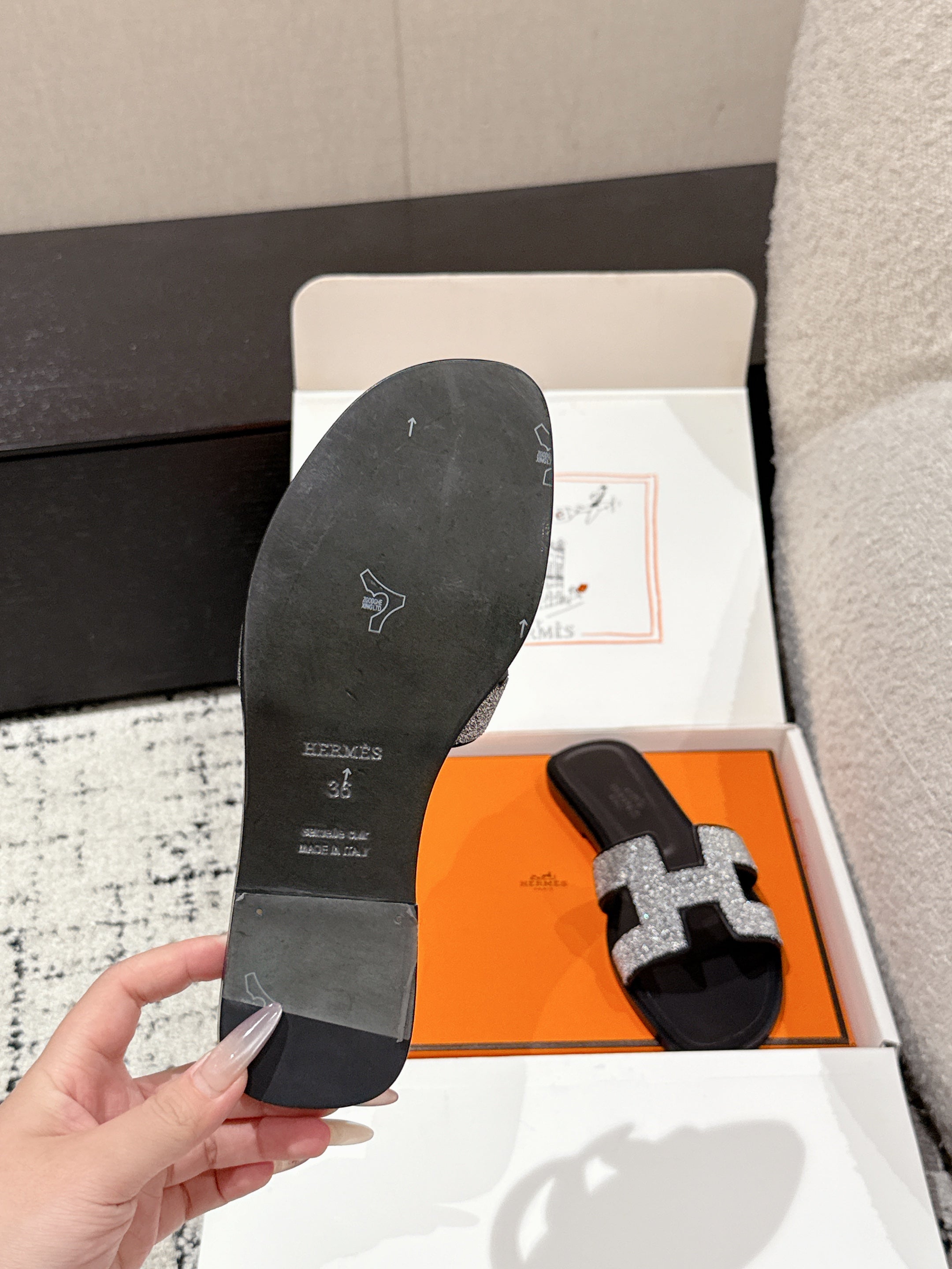 HM 25 Oran Glitter Sandal Black Calfskin