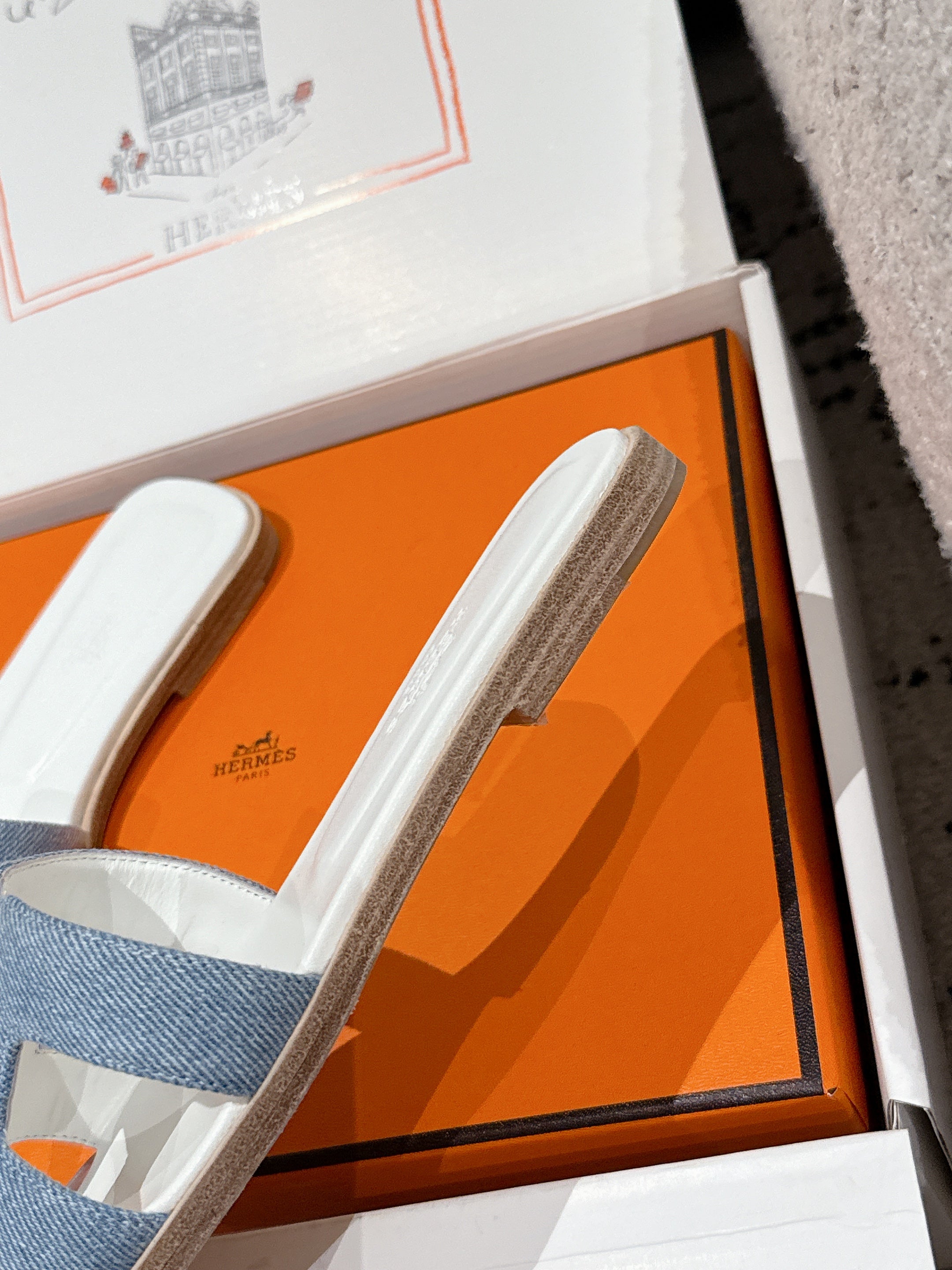 HM 25 Oran Sandal White Calfskin Blue Denim