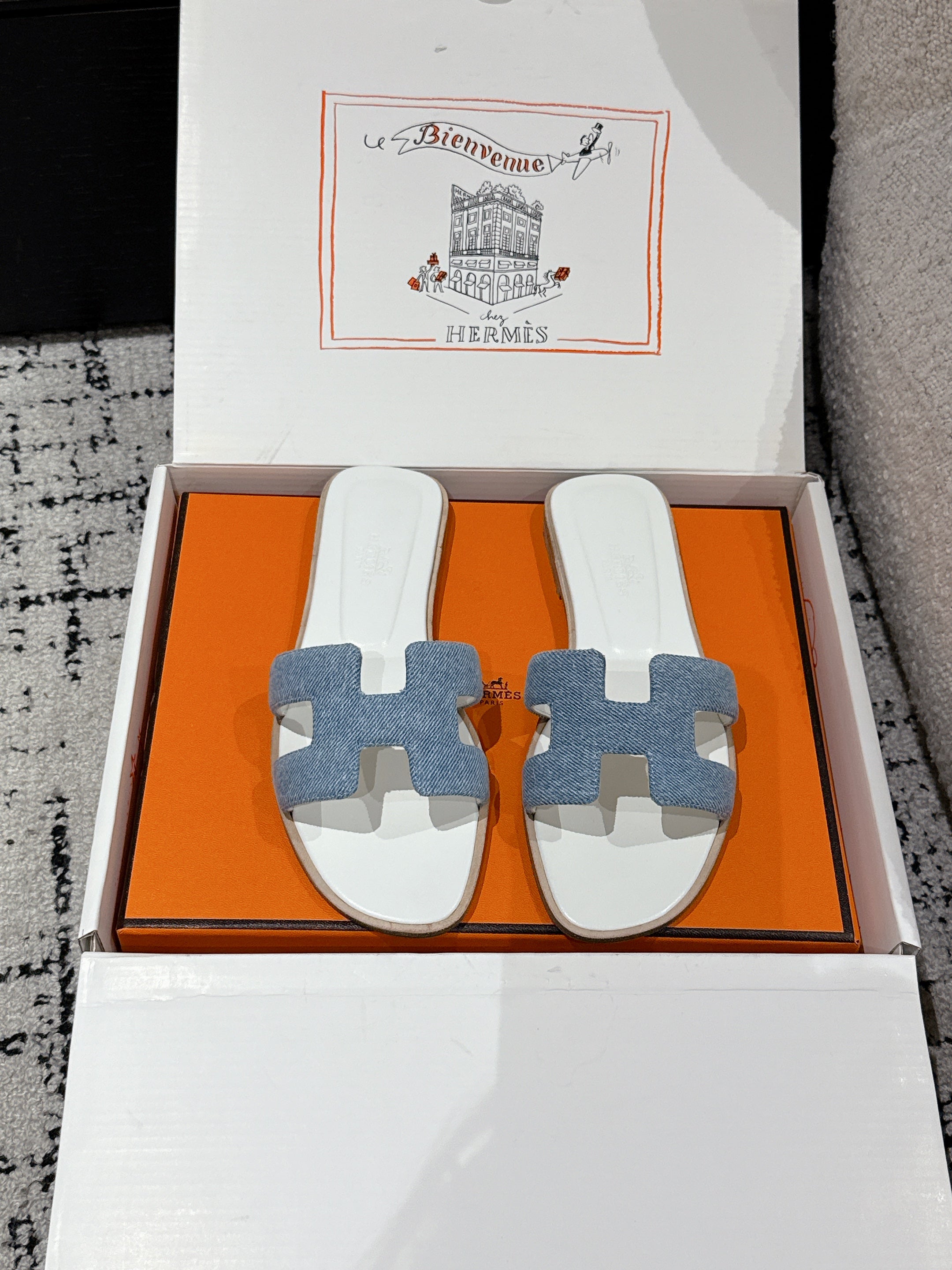 HM 25 Oran Sandal White Calfskin Blue Denim