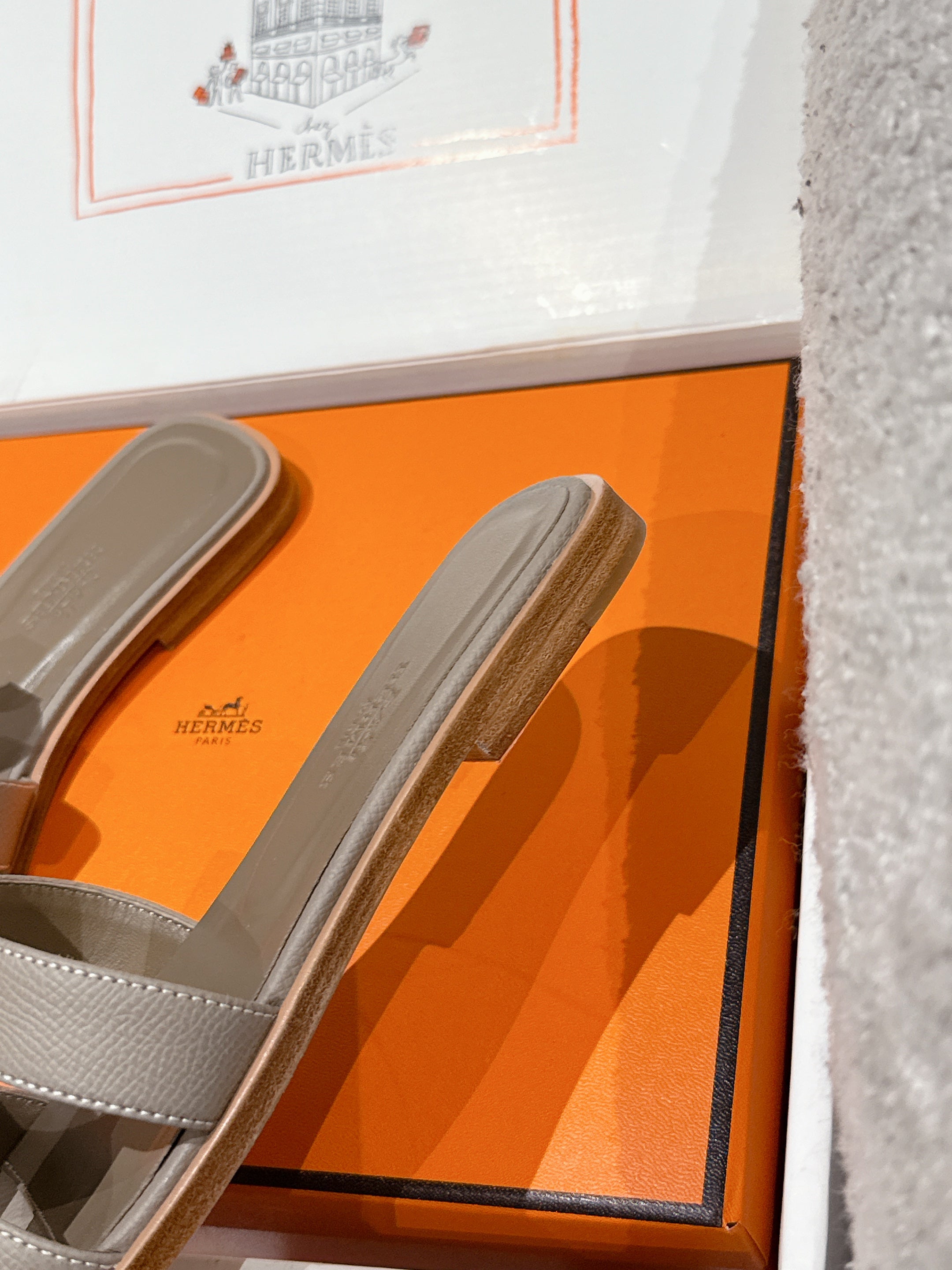 HM 25 Oran Sandal Etoupe Epsom Calfskin