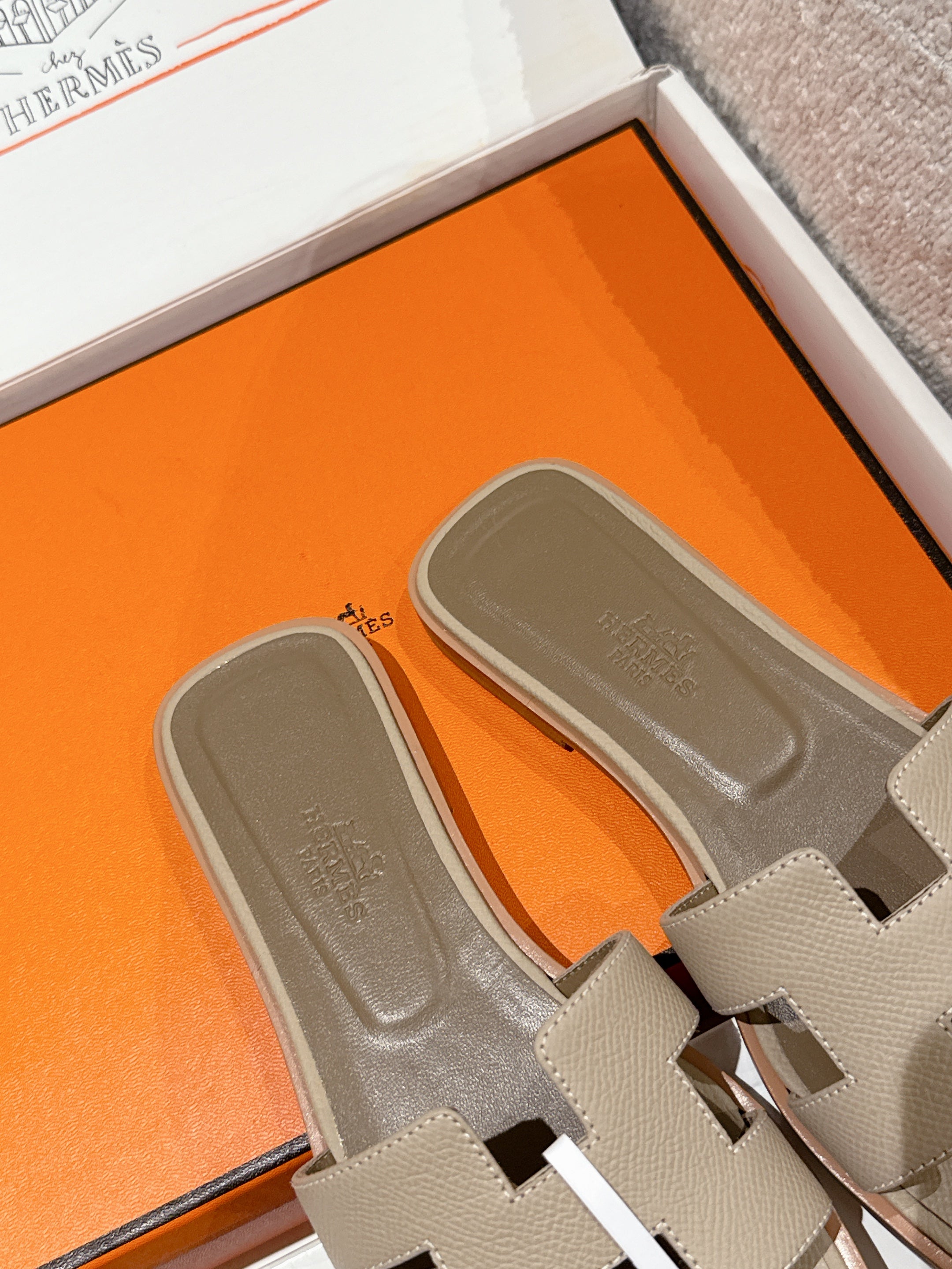 HM 25 Oran Sandal Gris Tourterelle Epsom